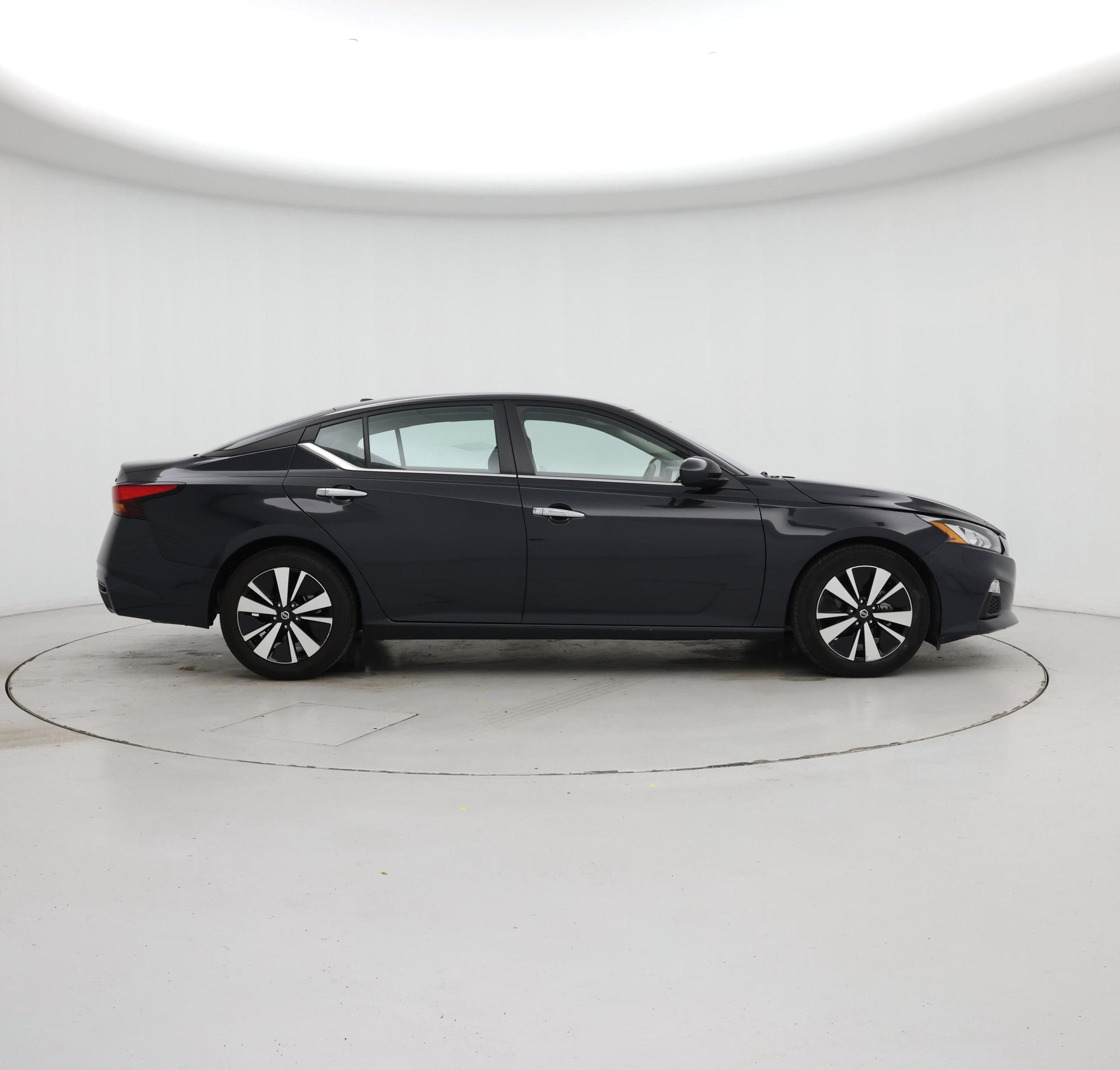 Thumbnail: 2022 Nissan Altima - 7