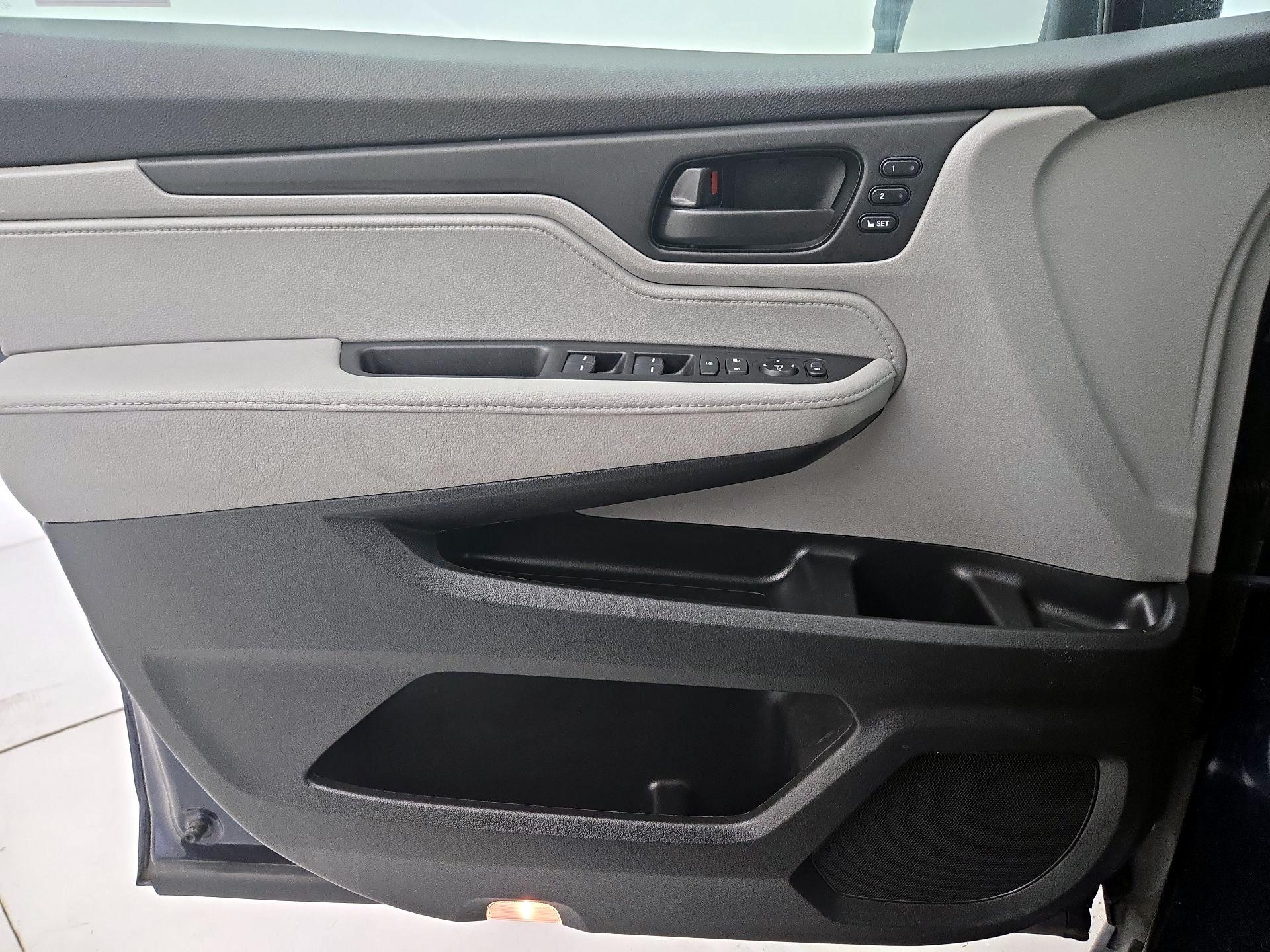 Thumbnail: 2021 Honda Odyssey - 12
