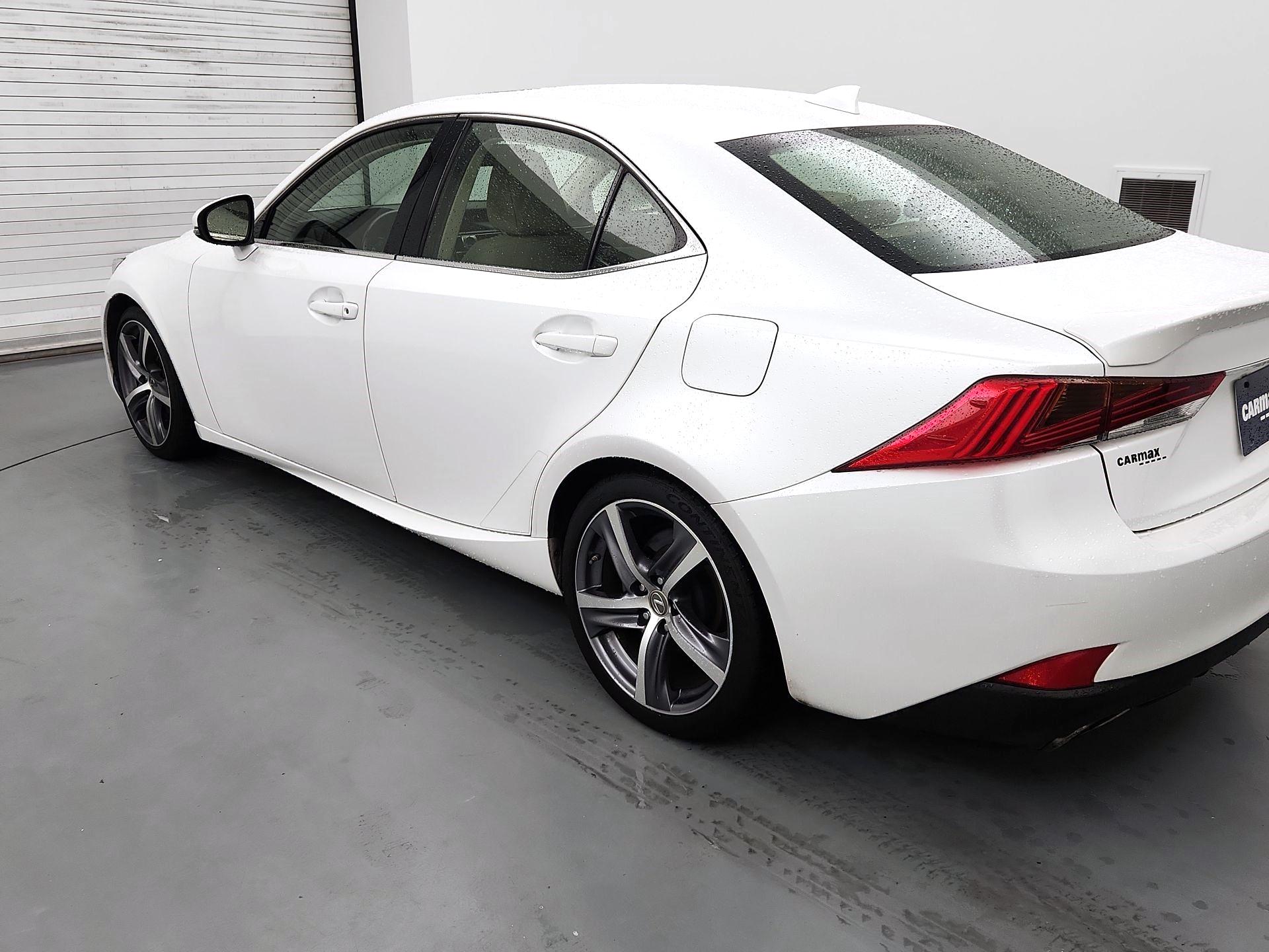 Thumbnail: 2017 Lexus IS - 7