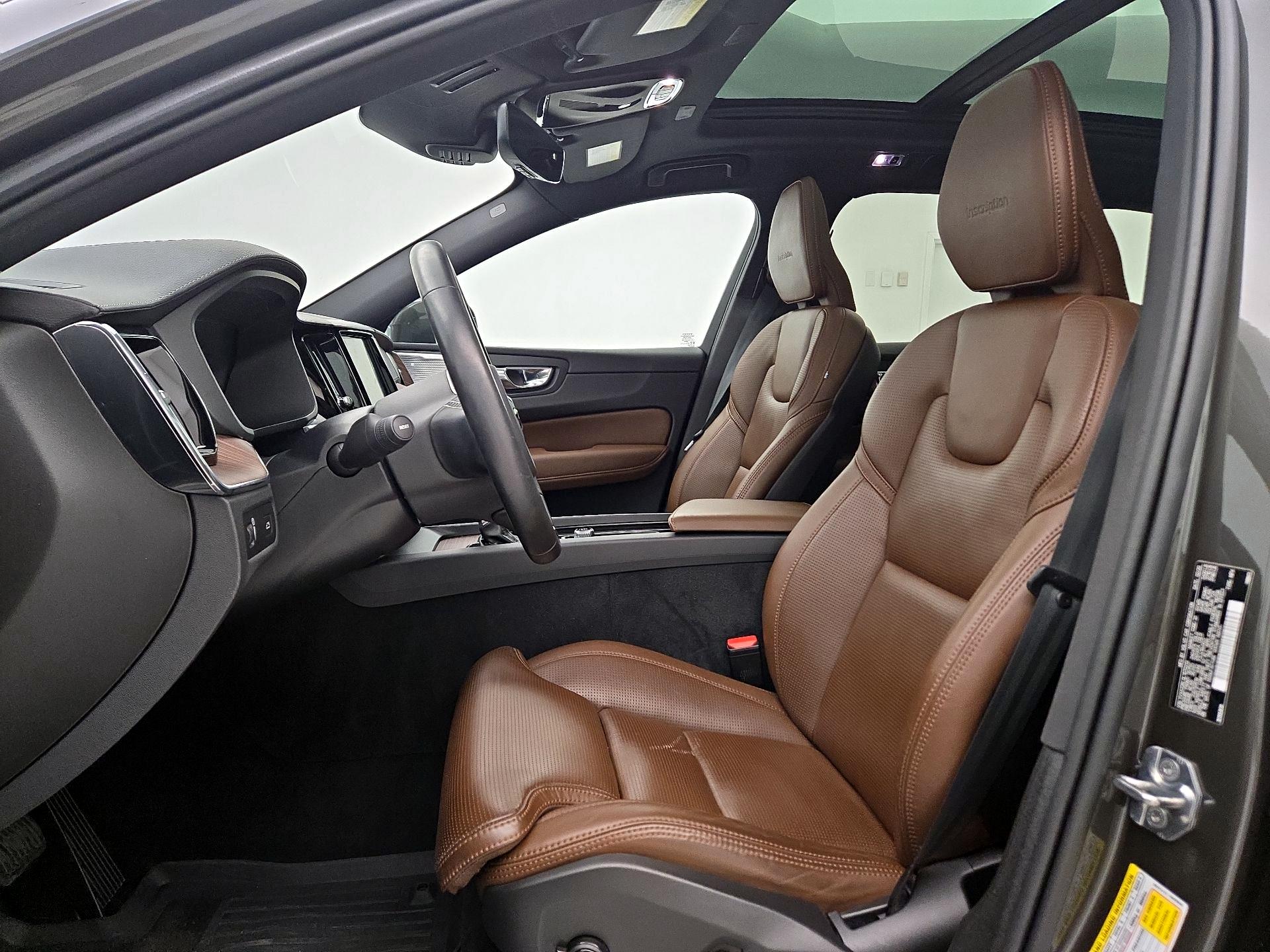 Thumbnail: 2020 Volvo XC60 - 11