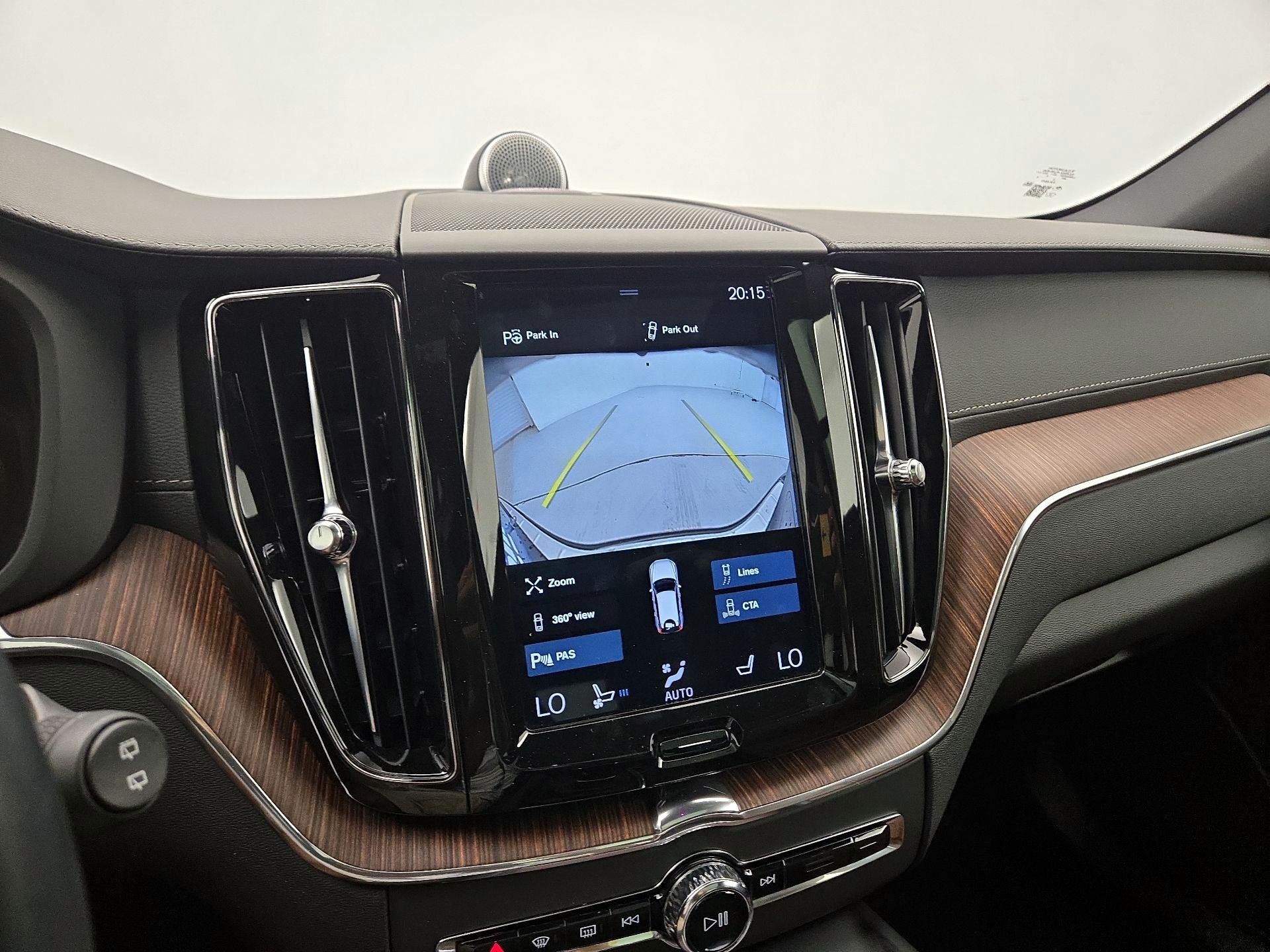 Thumbnail: 2020 Volvo XC60 - 14