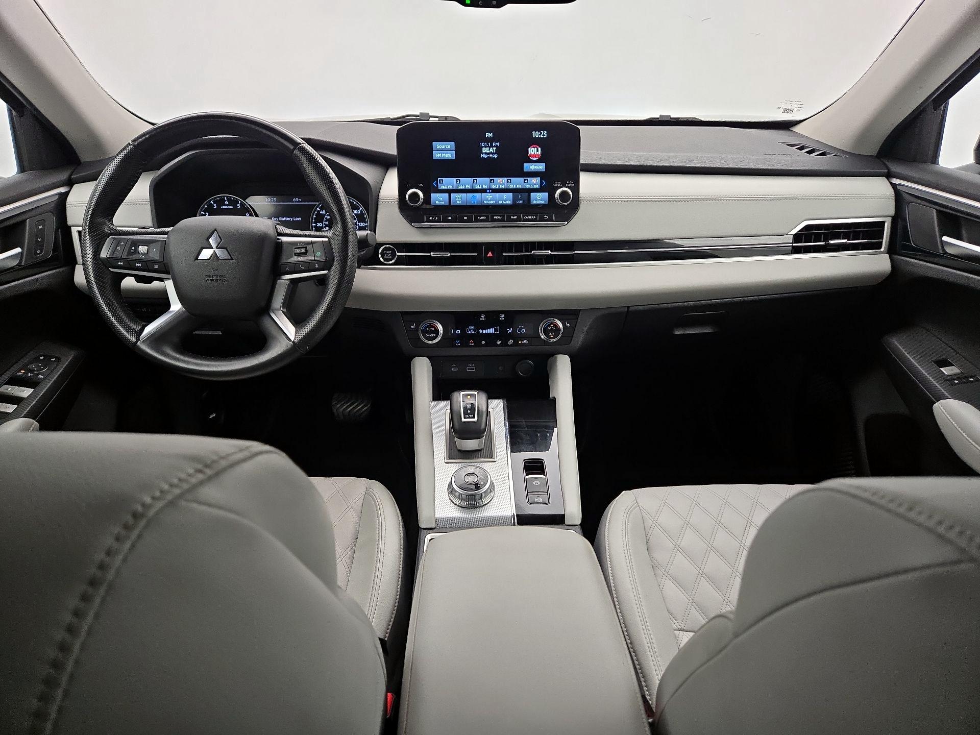 Thumbnail: 2022 Mitsubishi Outlander - 9