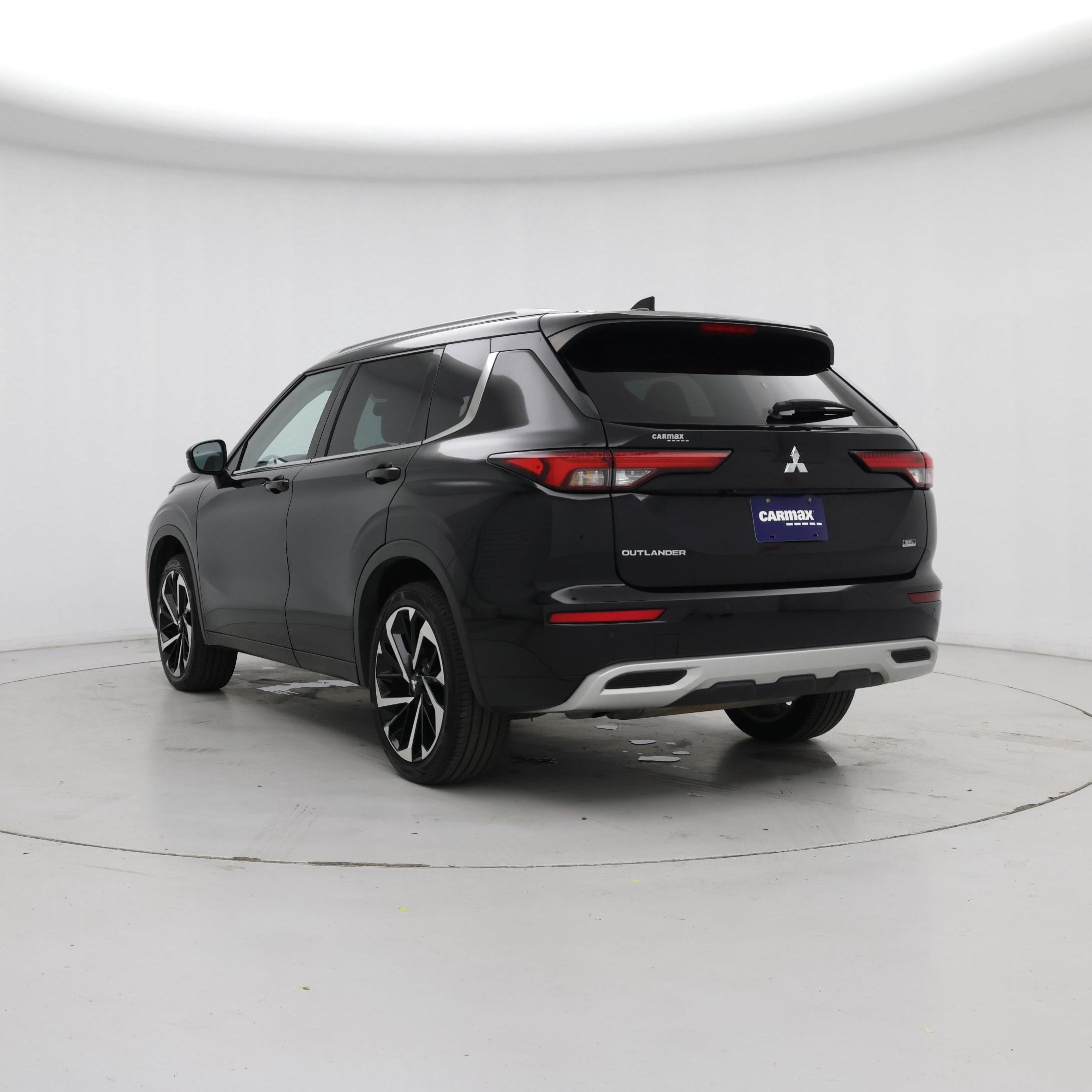 Thumbnail: 2022 Mitsubishi Outlander - 2
