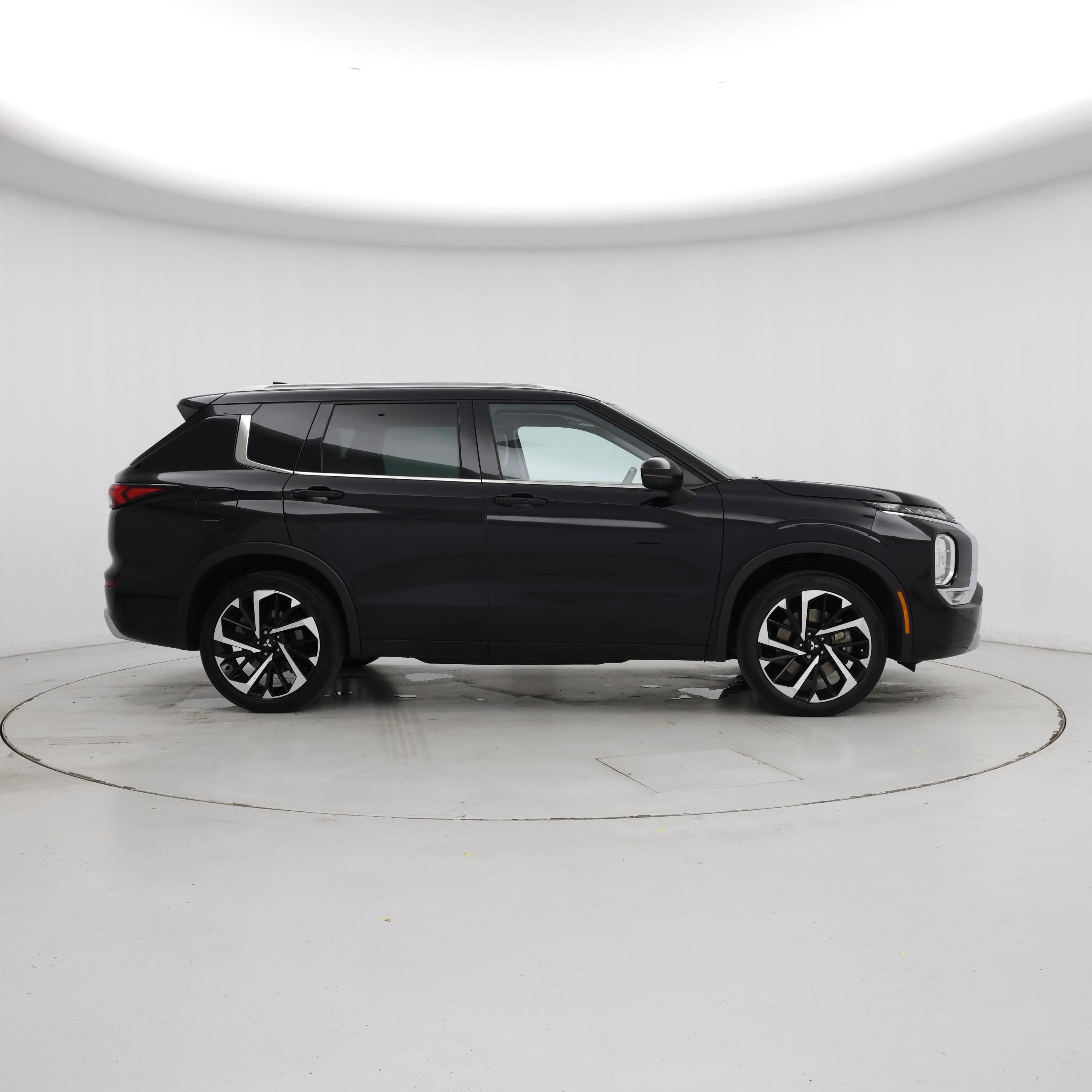 Thumbnail: 2022 Mitsubishi Outlander - 7