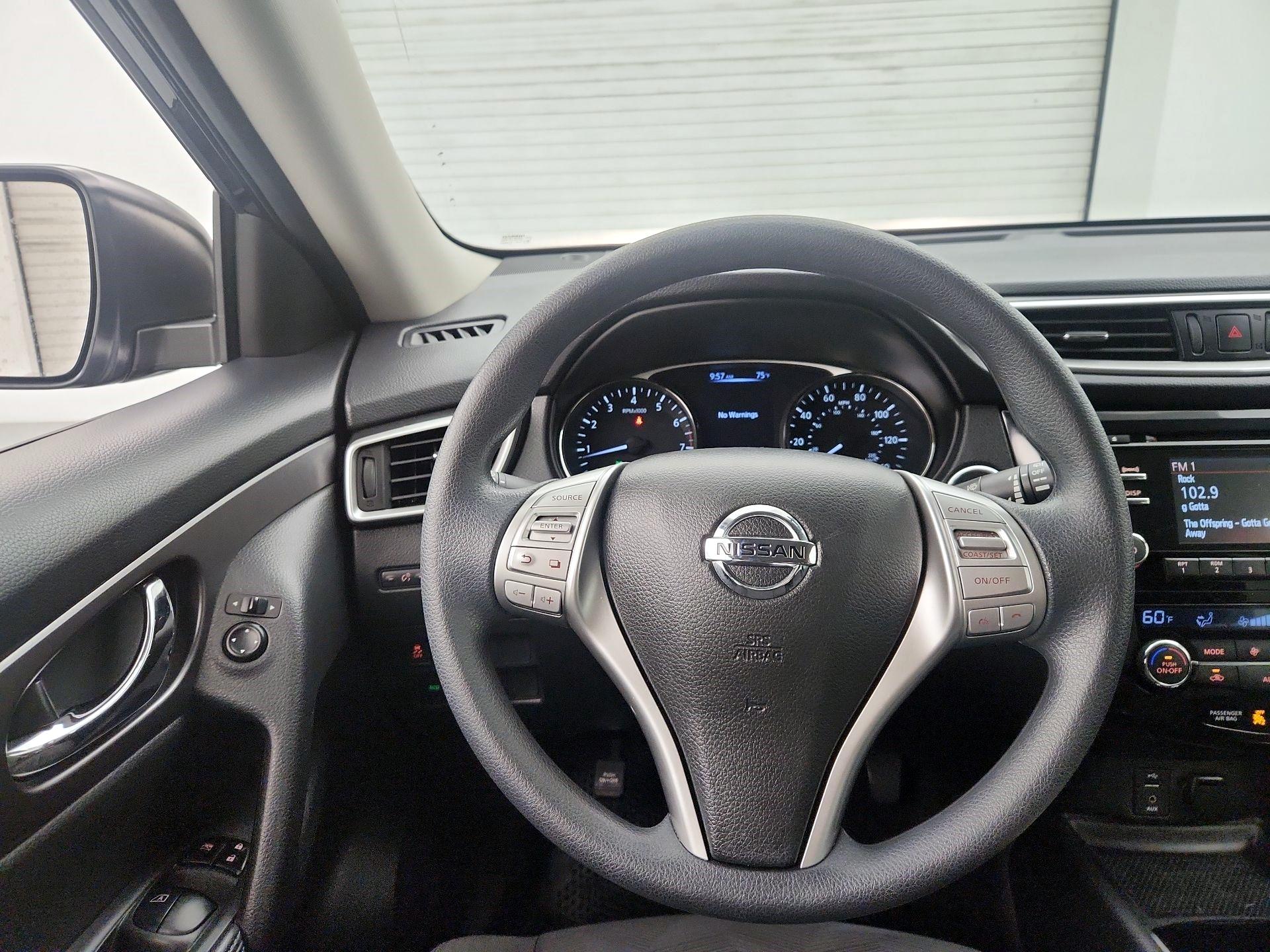 Thumbnail: 2016 Nissan Rogue - 10