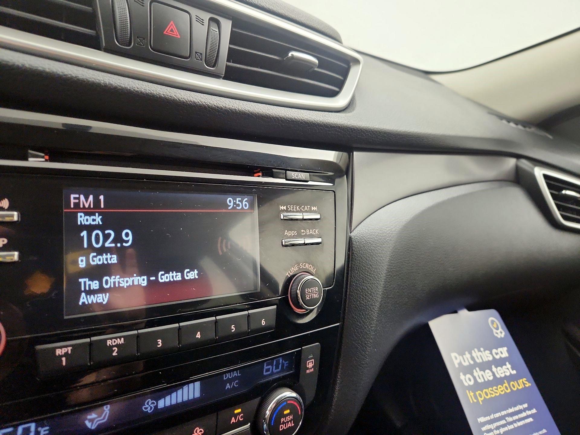 Thumbnail: 2016 Nissan Rogue - 15