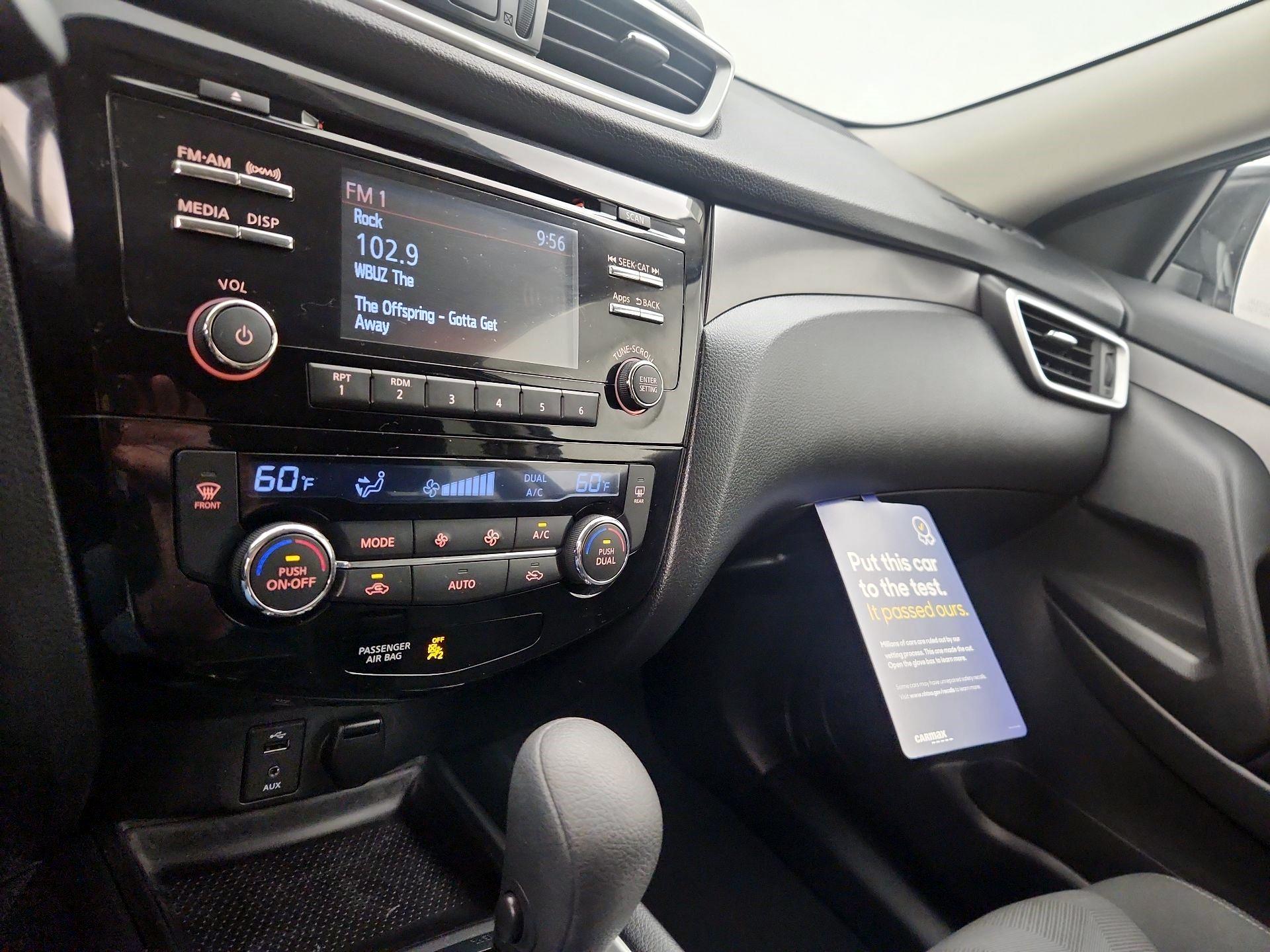 Thumbnail: 2016 Nissan Rogue - 16
