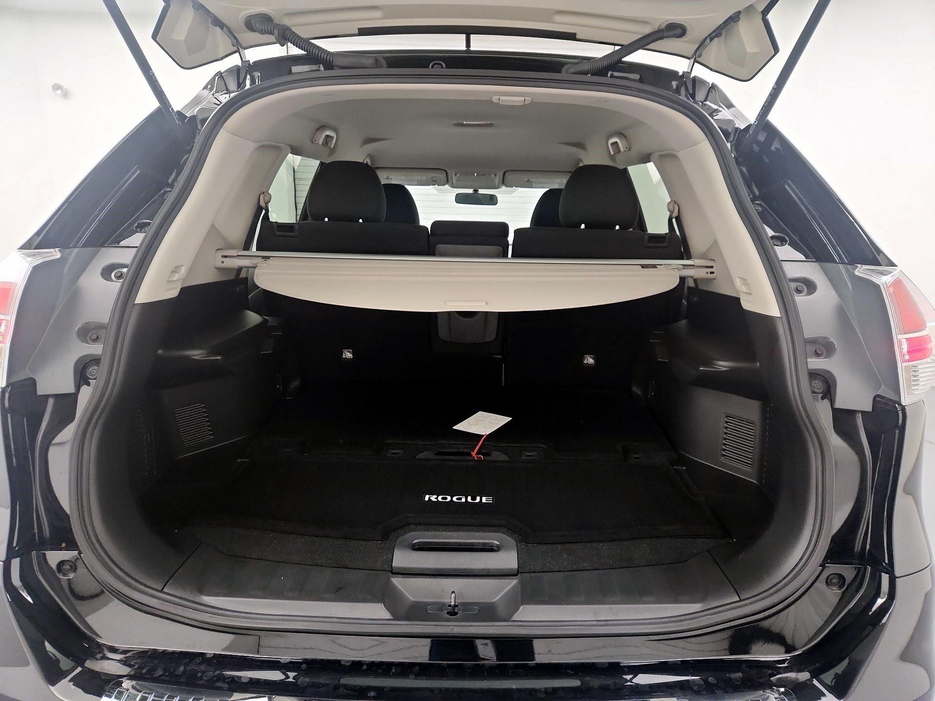 Thumbnail: 2016 Nissan Rogue - 20