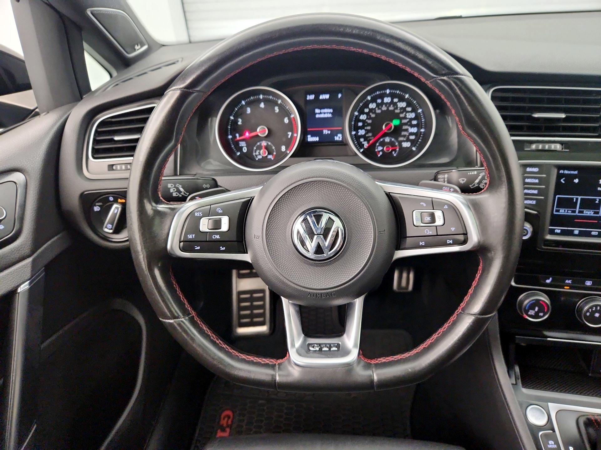 Thumbnail: 2017 Volkswagen Golf - 10