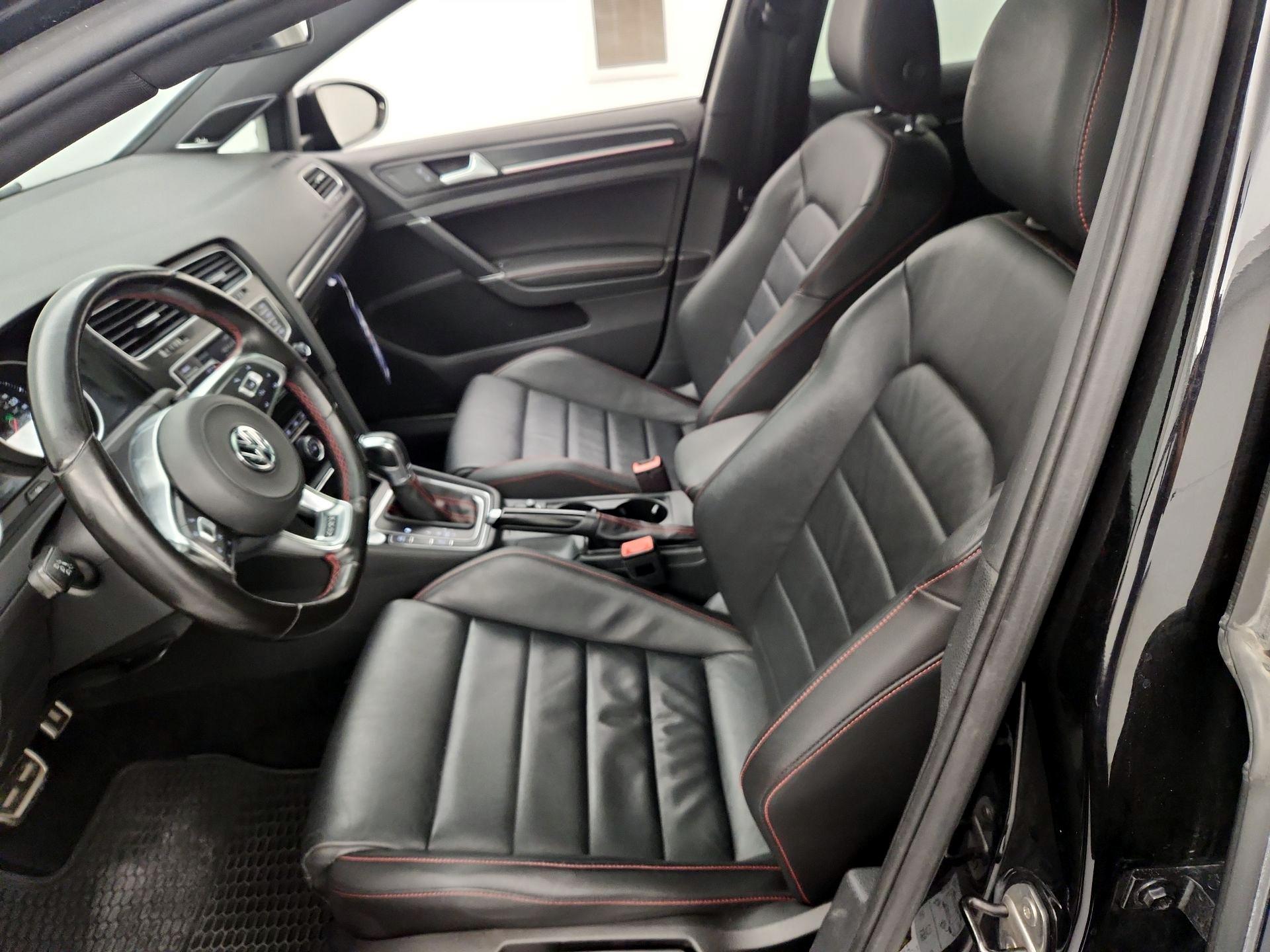 Thumbnail: 2017 Volkswagen Golf - 11