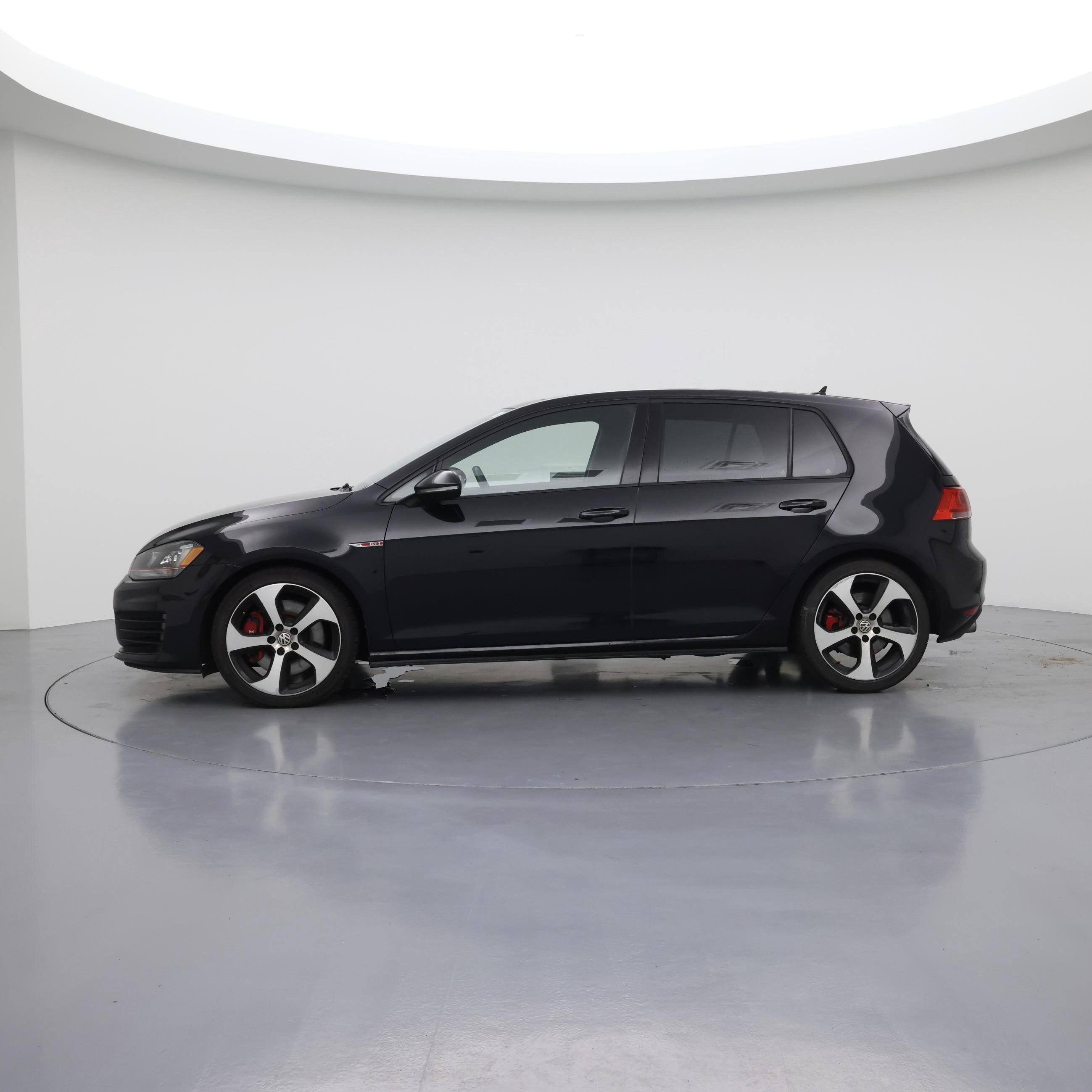 Thumbnail: 2017 Volkswagen Golf - 3