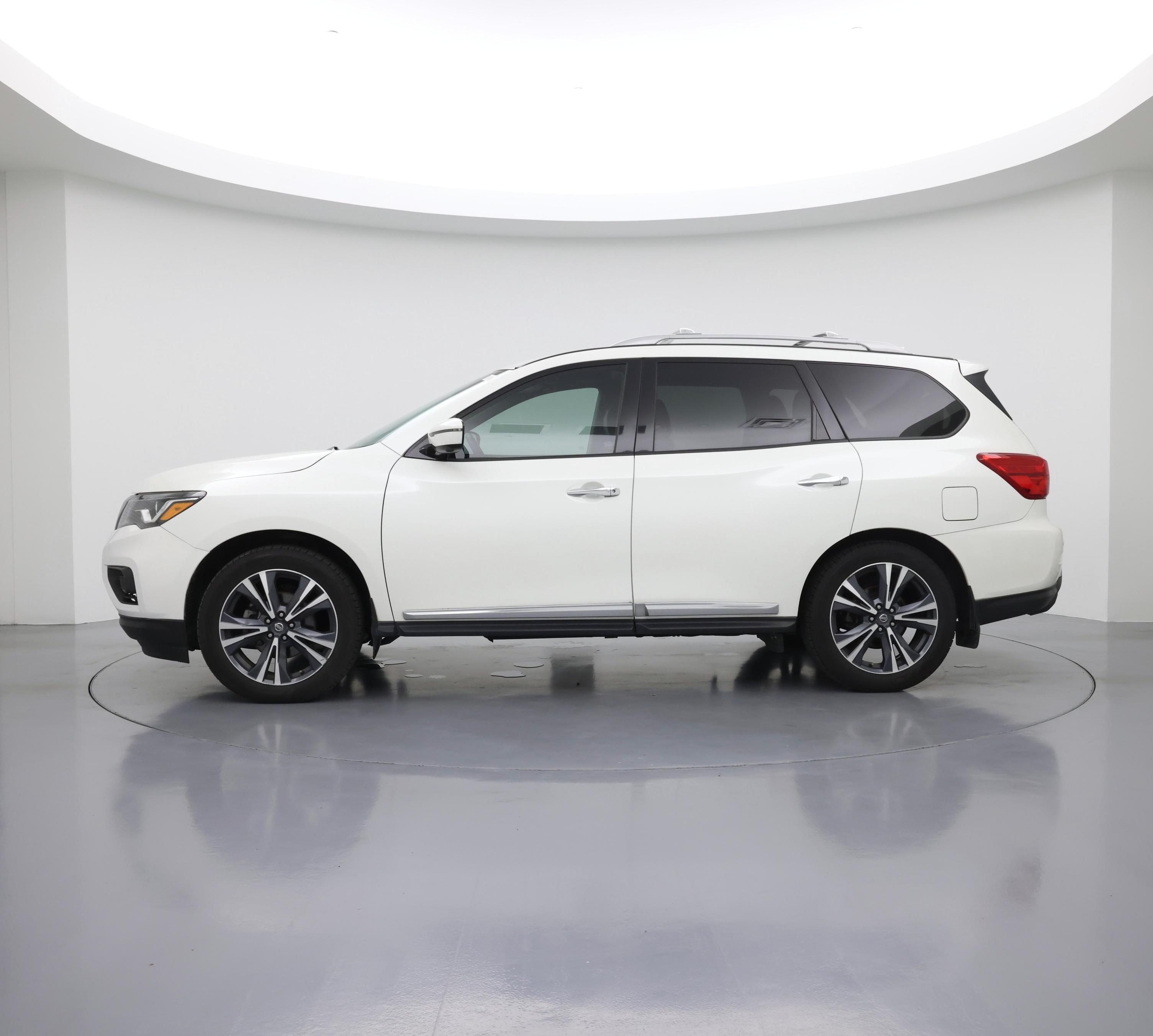 Thumbnail: 2020 Nissan Pathfinder - 3