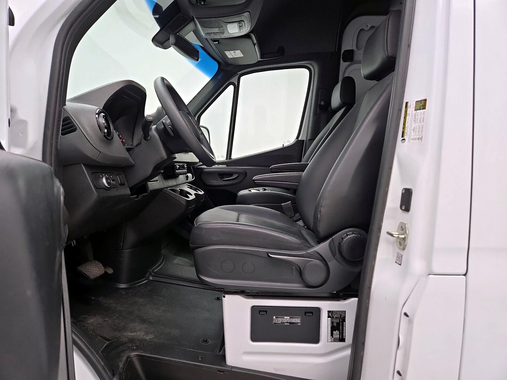 Thumbnail: 2023 Mercedes-Benz Sprinter - 11