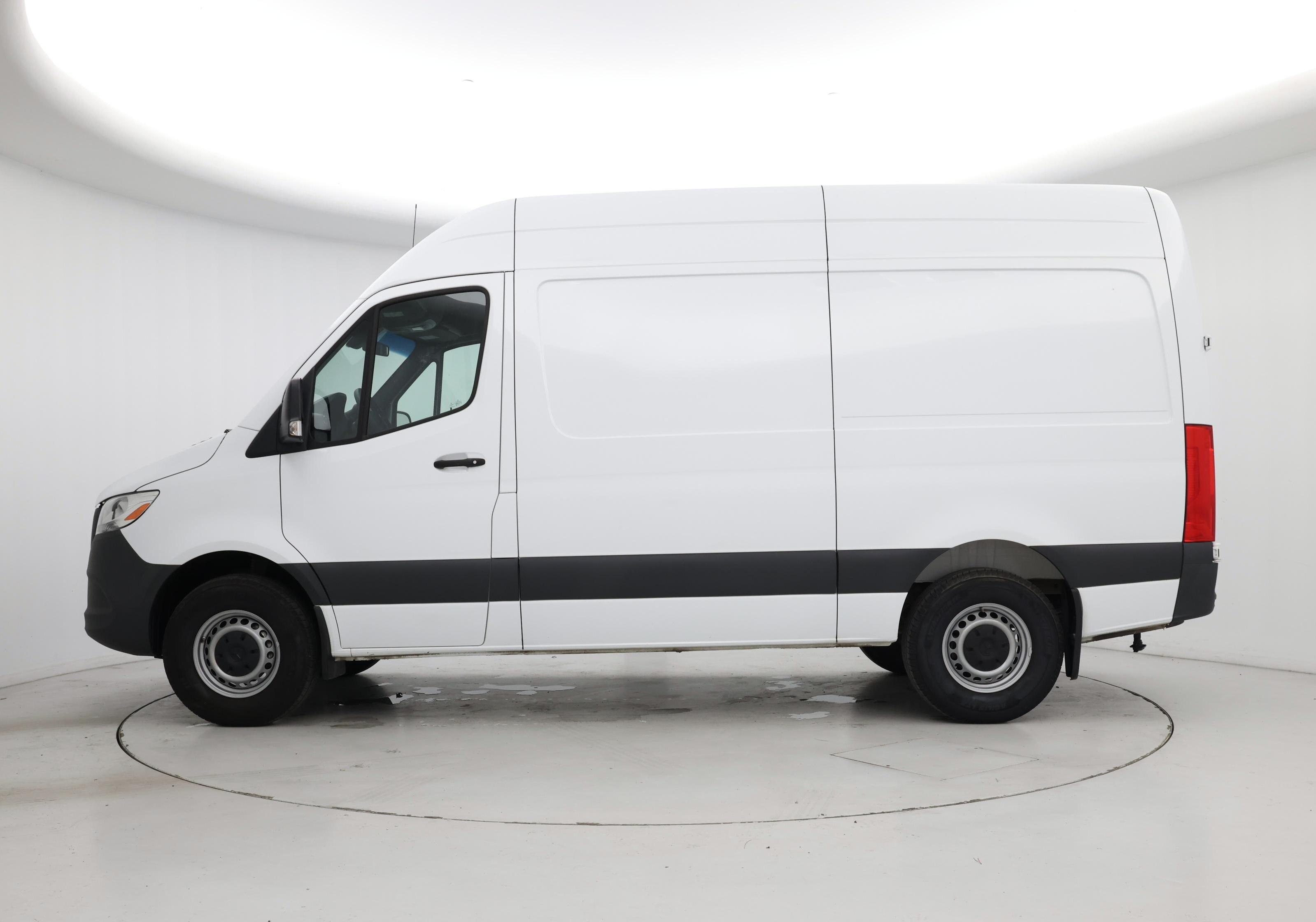 Thumbnail: 2023 Mercedes-Benz Sprinter - 3