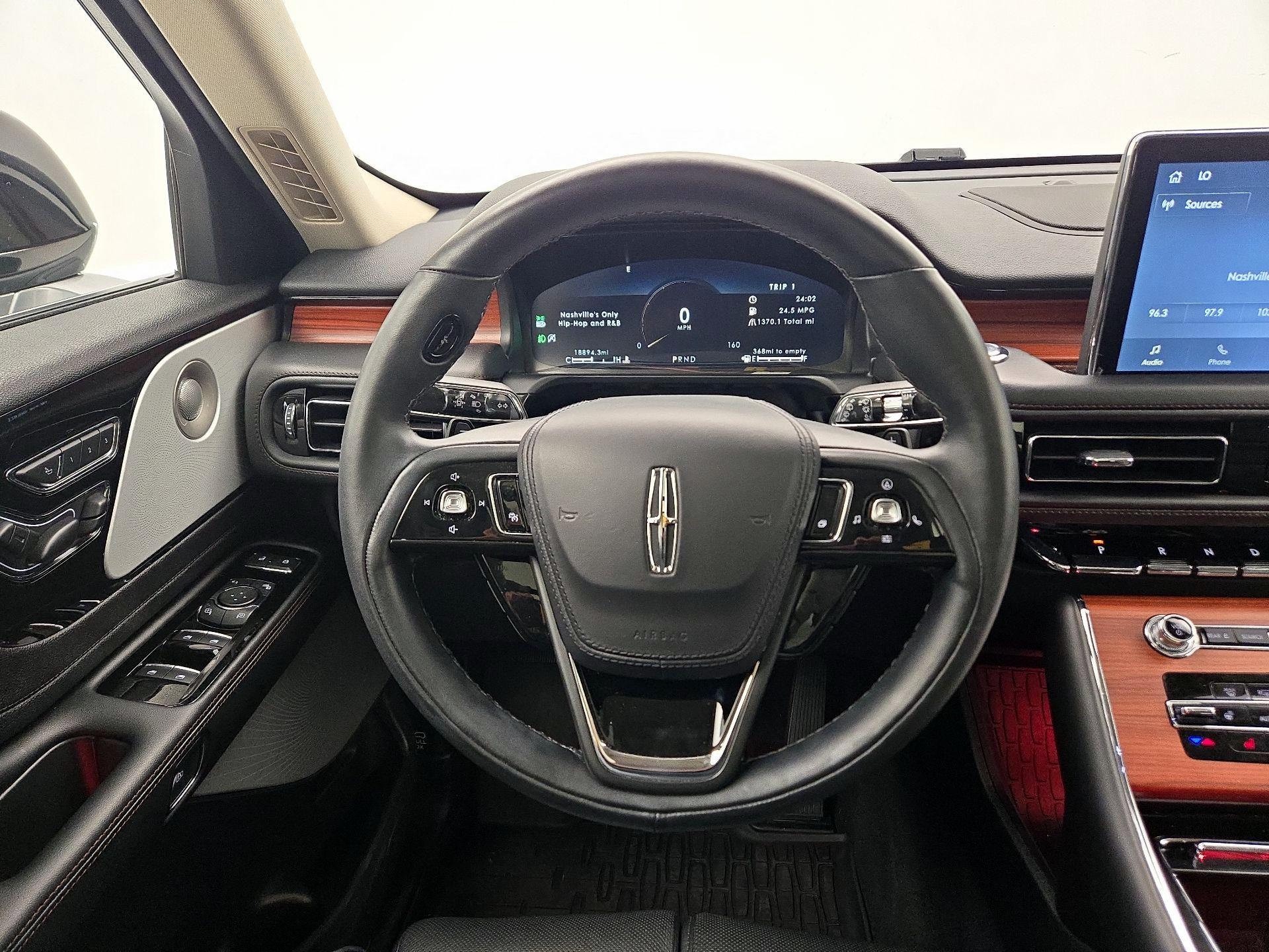 Thumbnail: 2023 Lincoln Aviator - 10