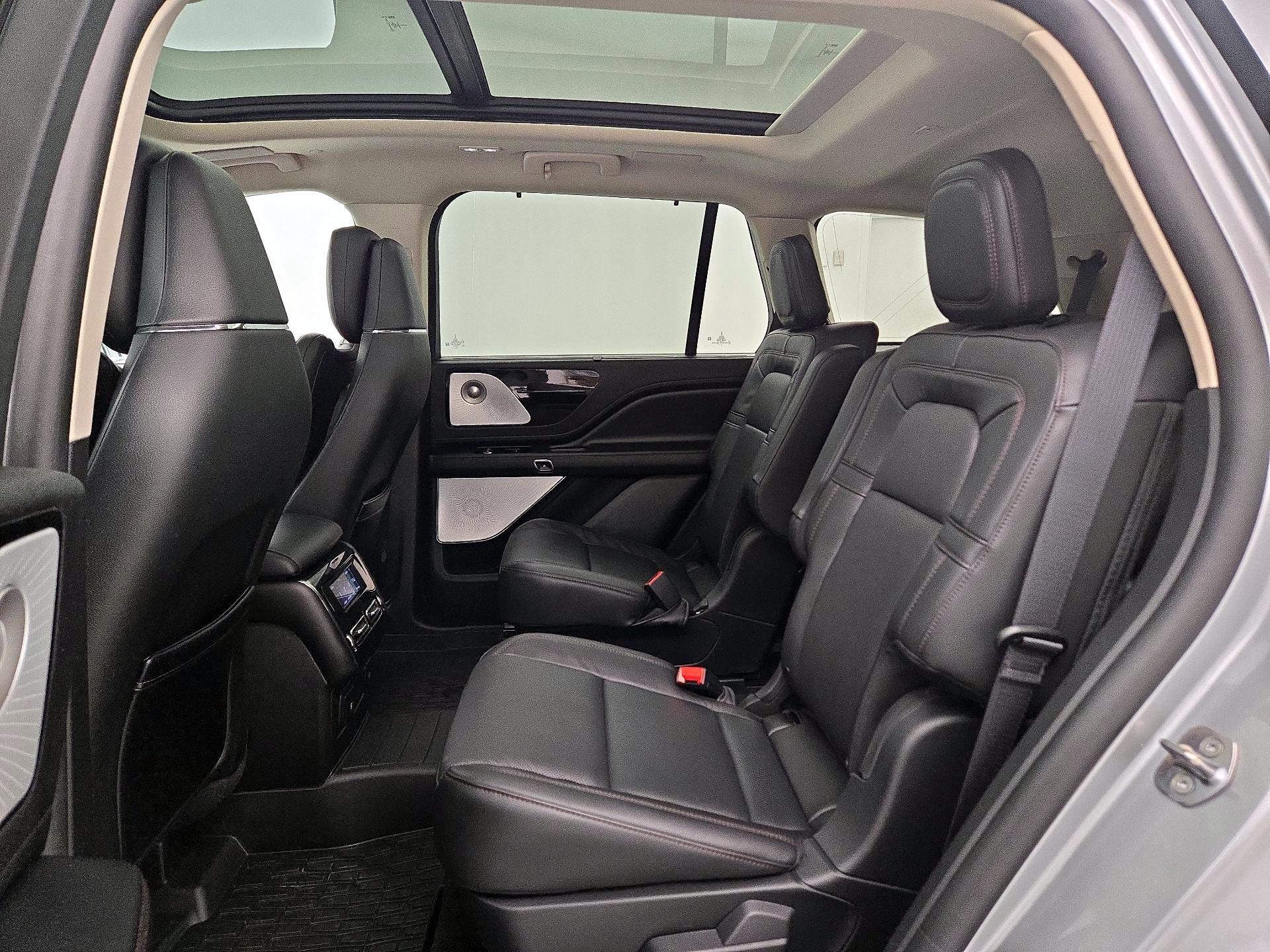 Thumbnail: 2023 Lincoln Aviator - 20