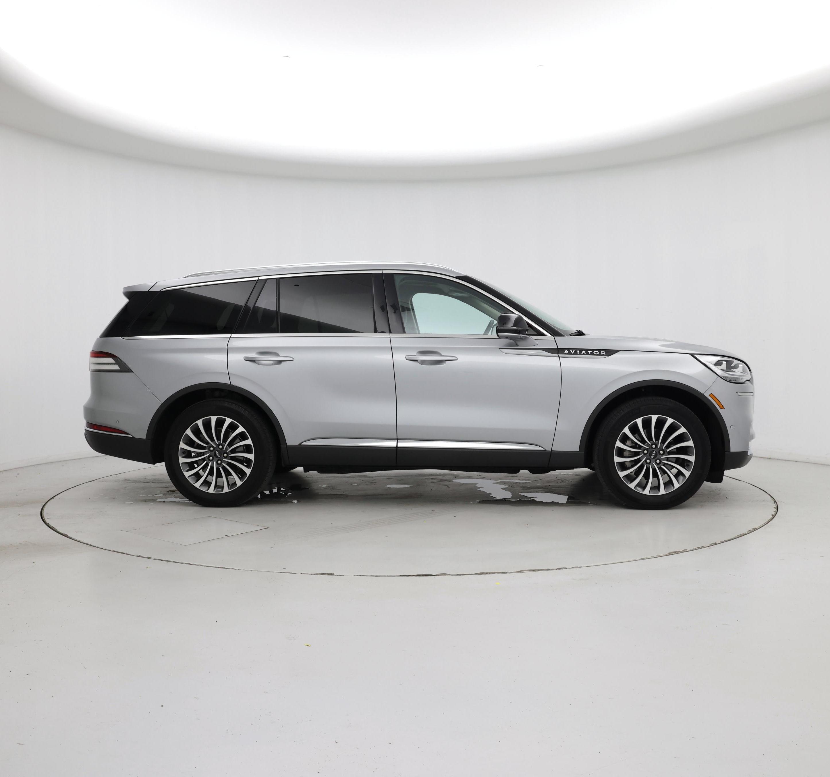 Thumbnail: 2023 Lincoln Aviator - 7