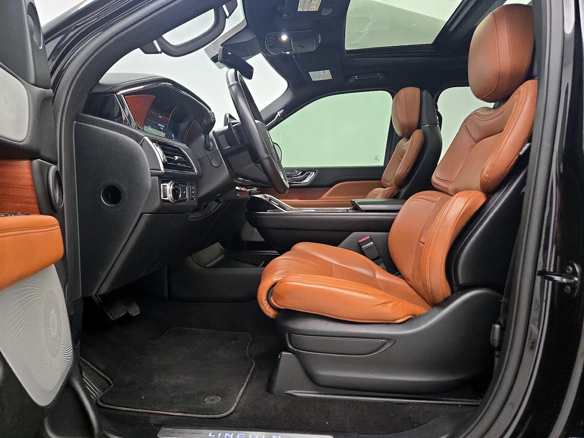 Thumbnail: 2020 Lincoln Navigator - 11