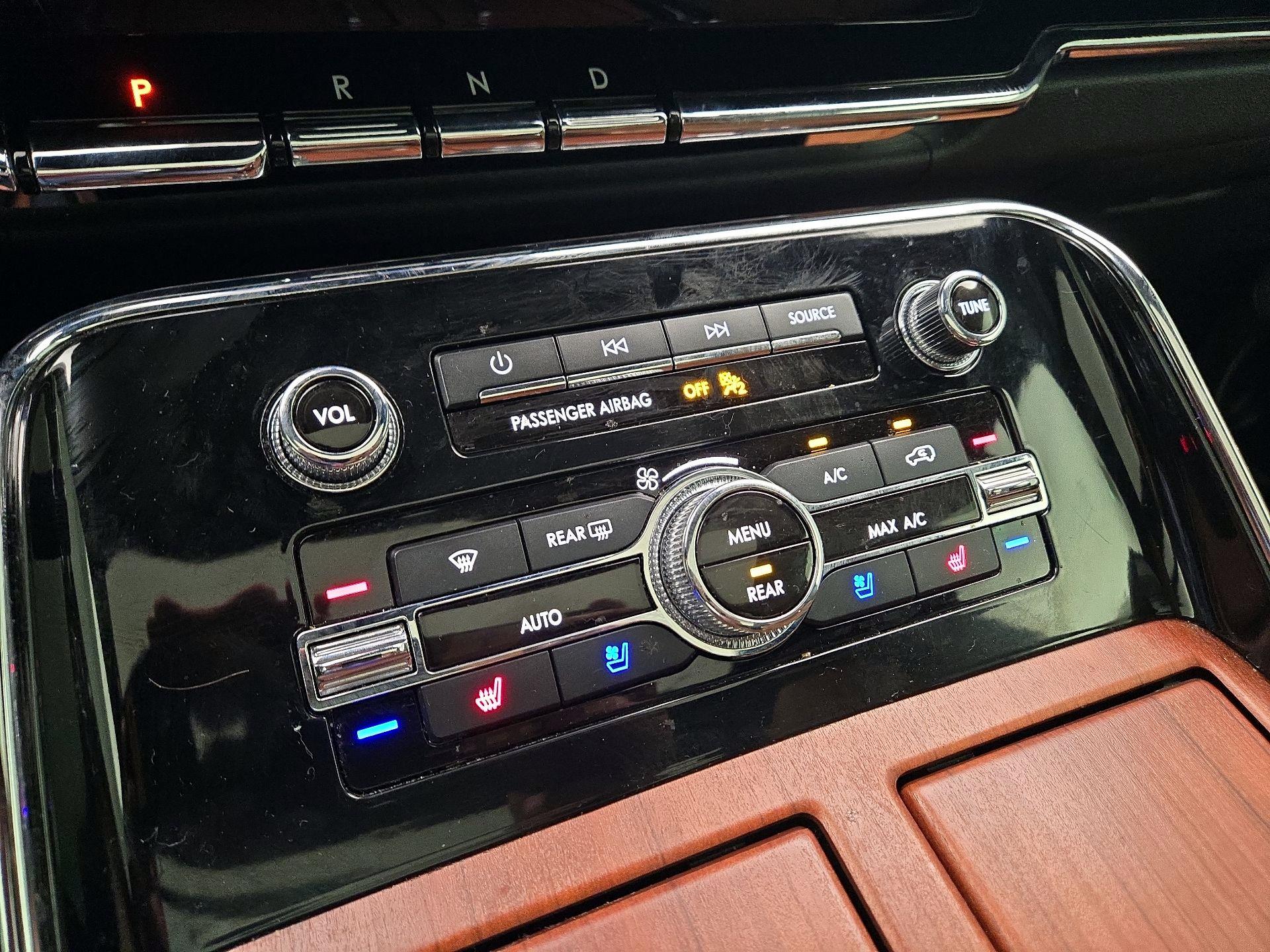 Thumbnail: 2020 Lincoln Navigator - 17