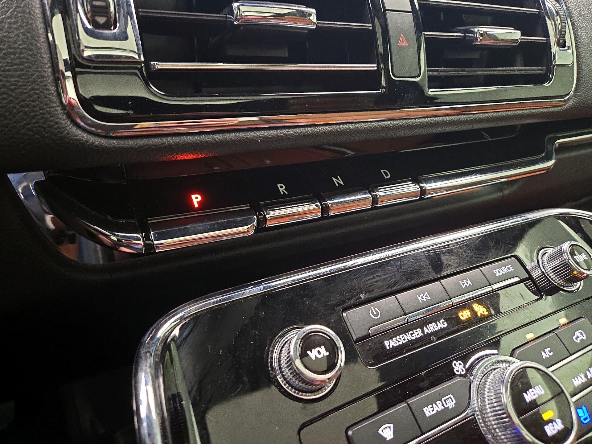 Thumbnail: 2020 Lincoln Navigator - 18