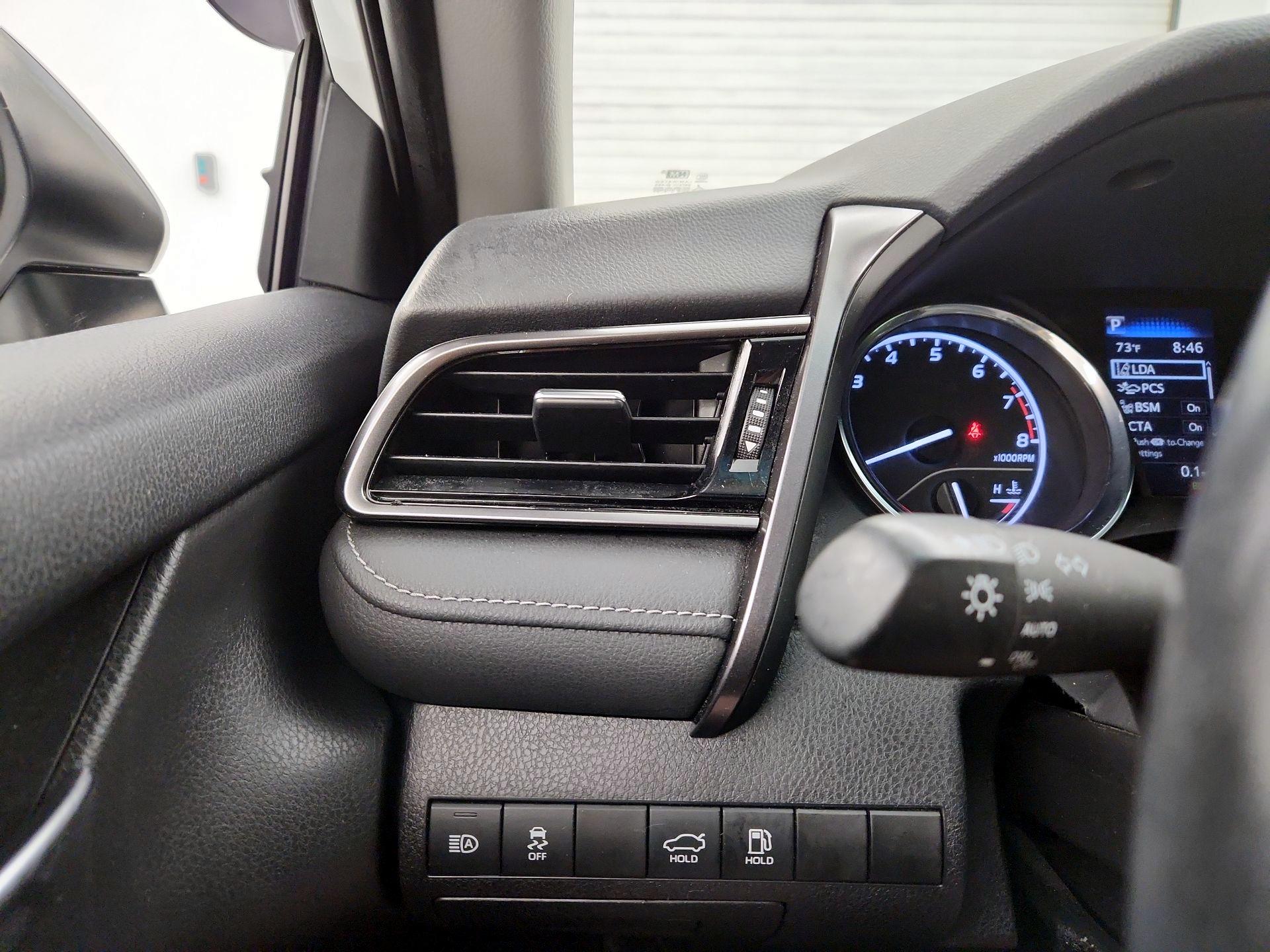 Thumbnail: 2019 Toyota Camry - 13