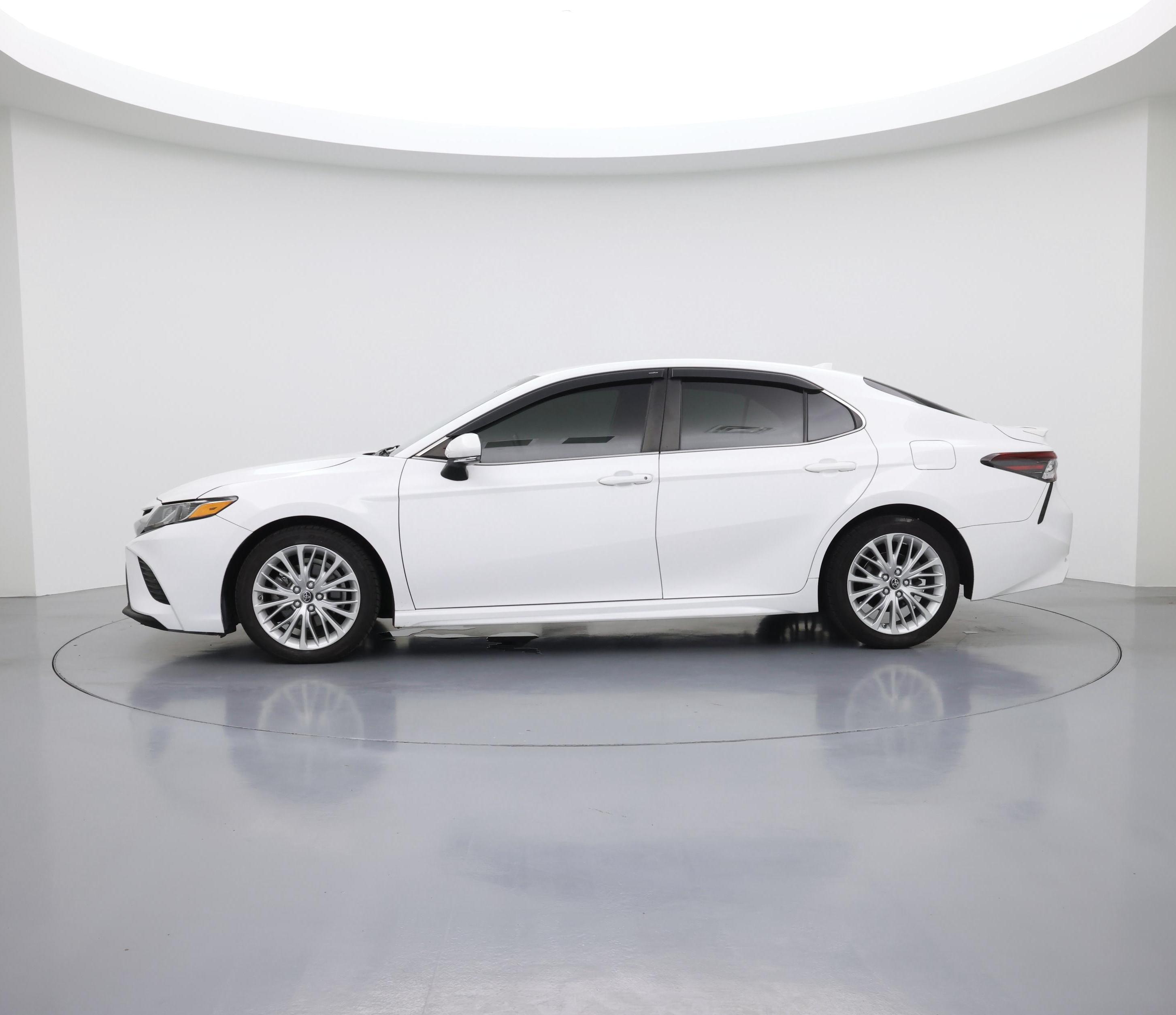 Thumbnail: 2019 Toyota Camry - 3