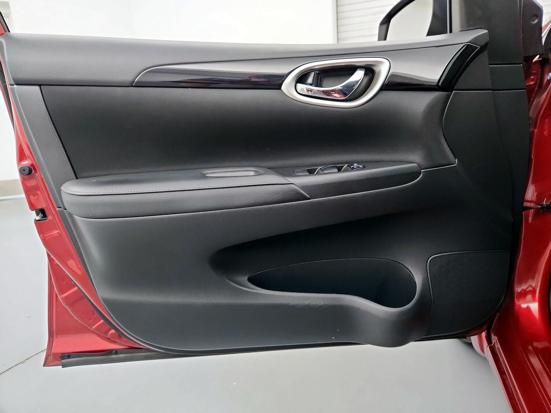 Thumbnail: 2019 Nissan Sentra - 12