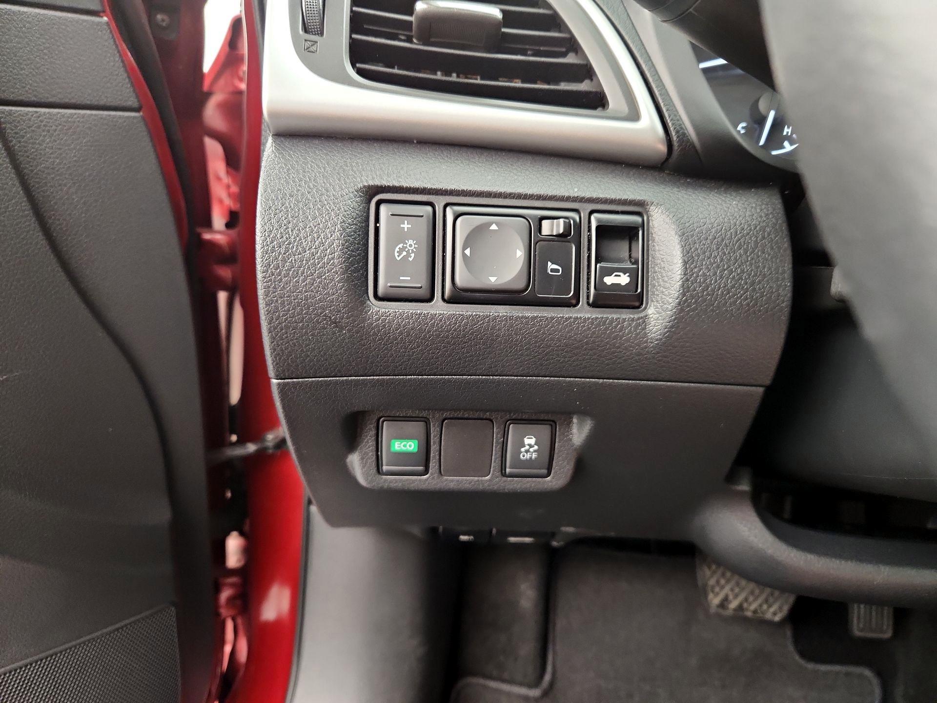 Thumbnail: 2019 Nissan Sentra - 13