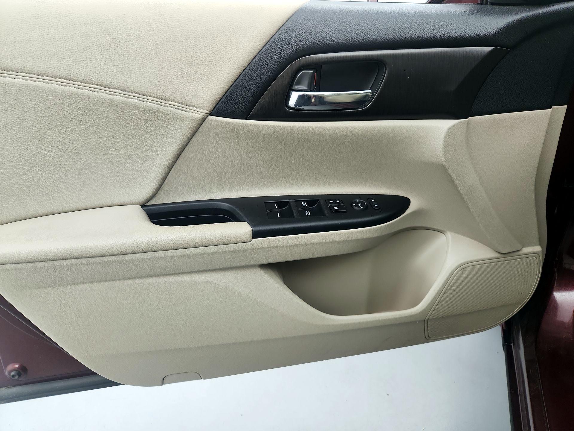 Thumbnail: 2014 Honda Accord - 12