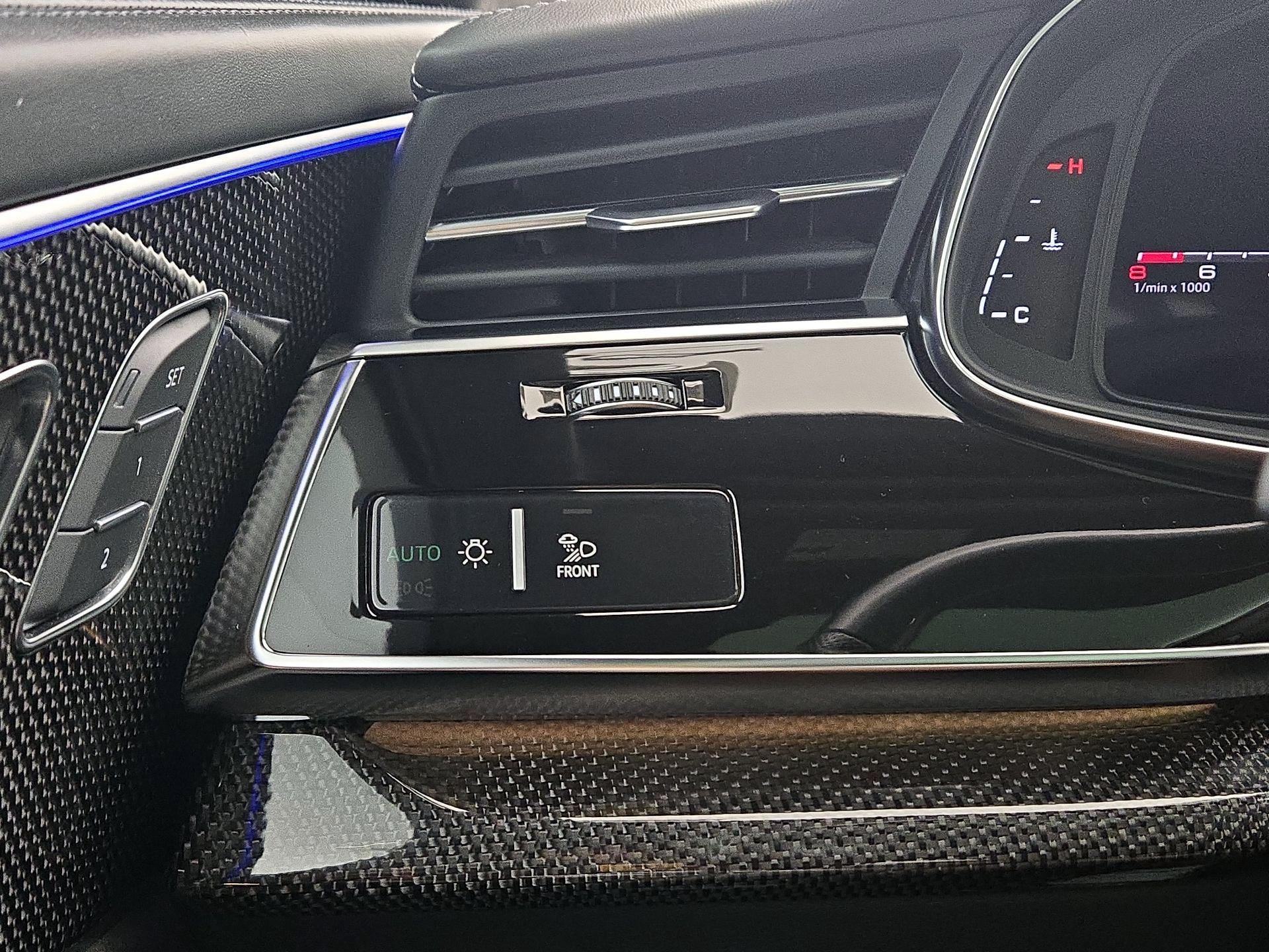 Thumbnail: 2021 Audi SQ7 - 13