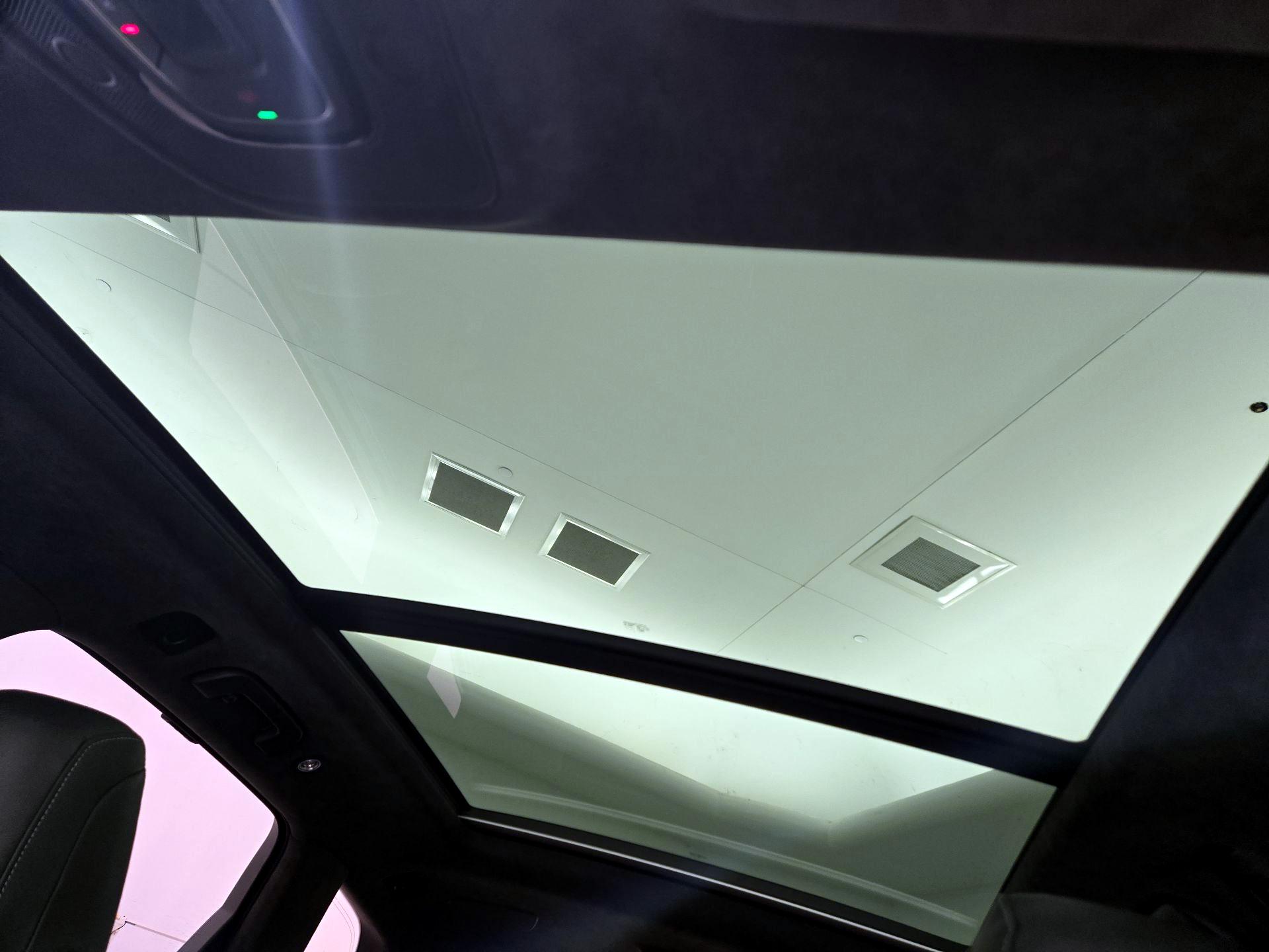 Thumbnail: 2021 Audi SQ7 - 19