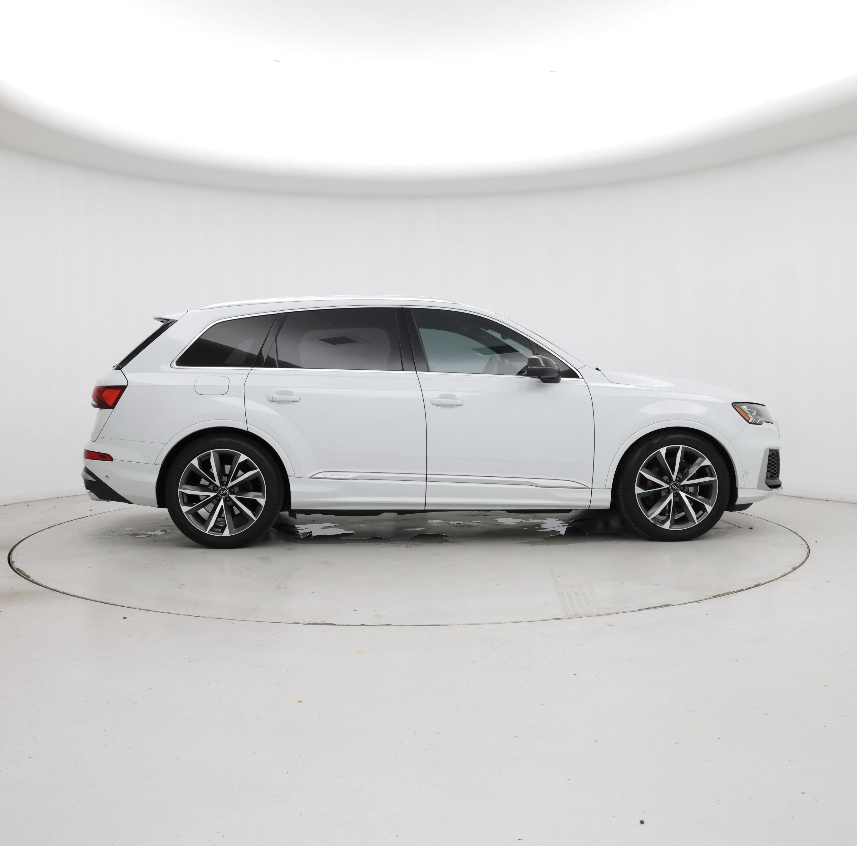 Thumbnail: 2021 Audi SQ7 - 7