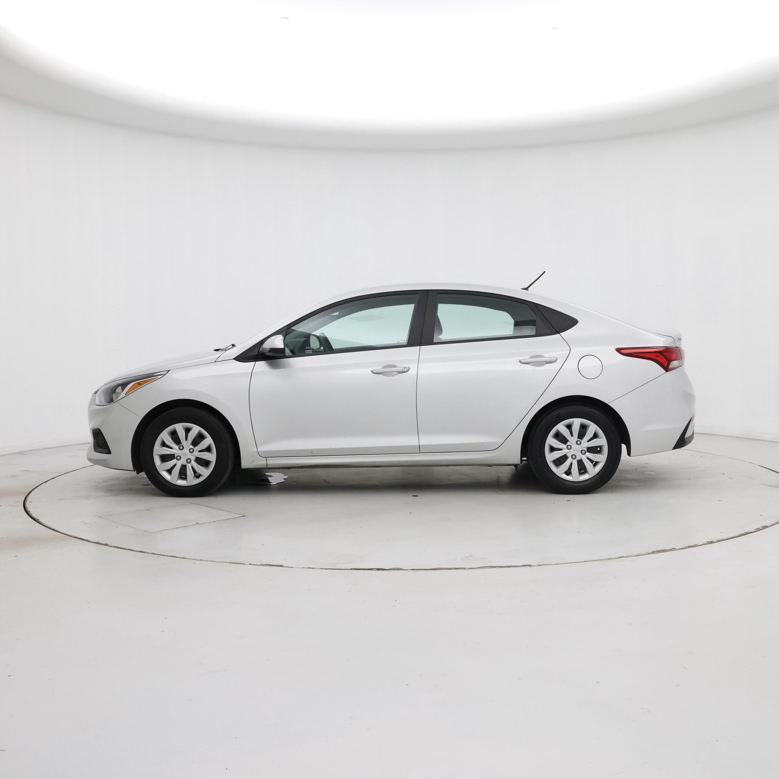 Thumbnail: 2022 Hyundai Accent - 3