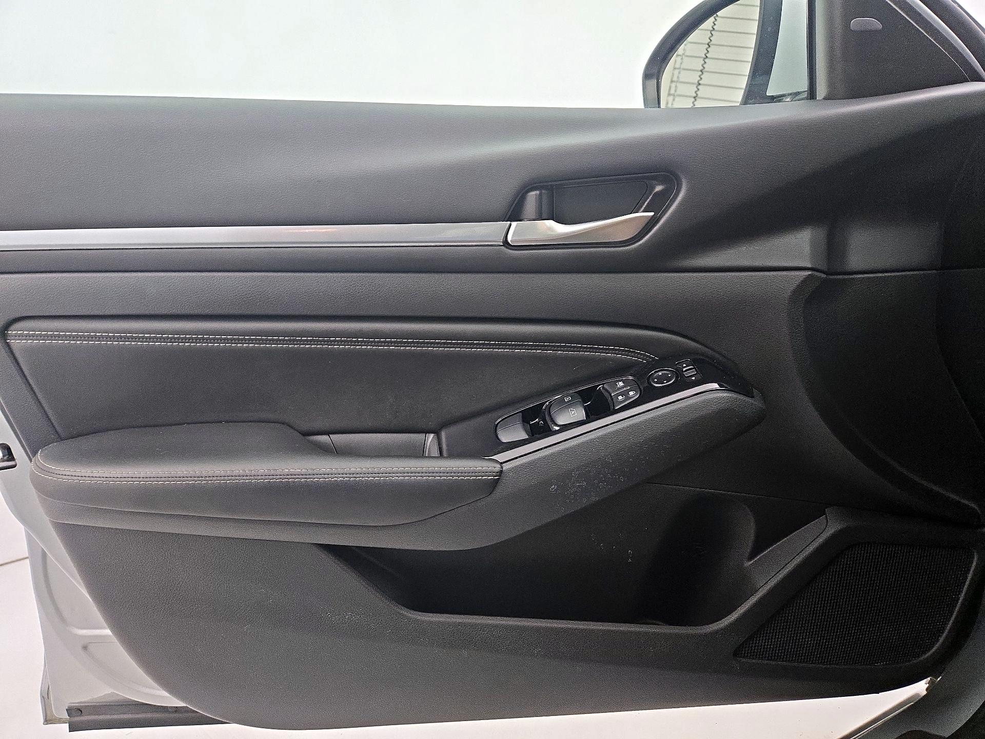 Thumbnail: 2022 Nissan Altima - 12