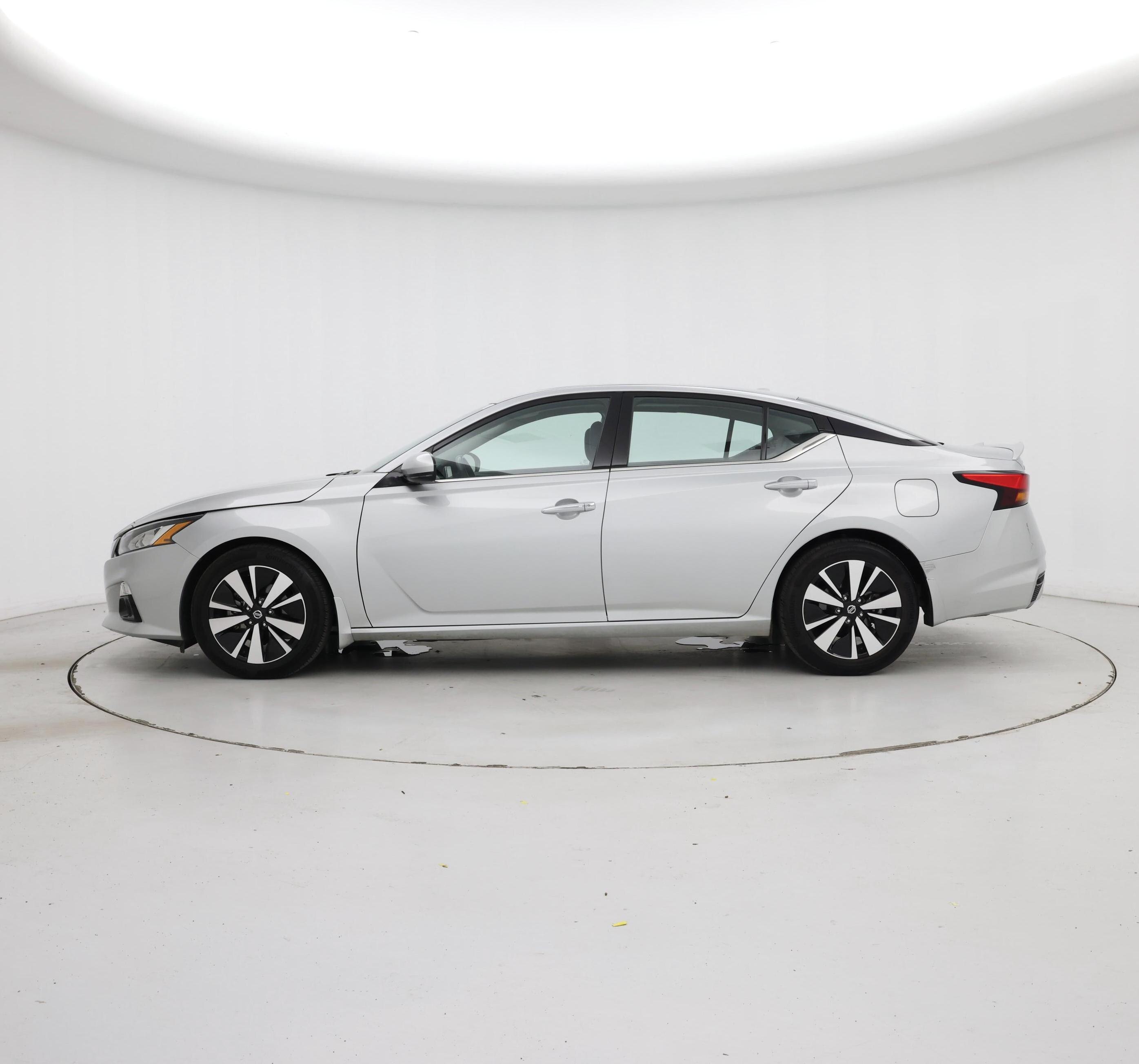 Thumbnail: 2022 Nissan Altima - 3