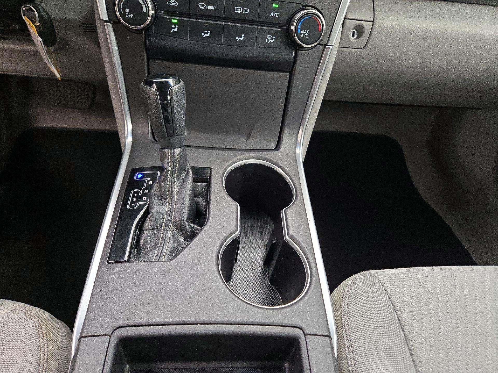 Thumbnail: 2015 Toyota Camry - 17