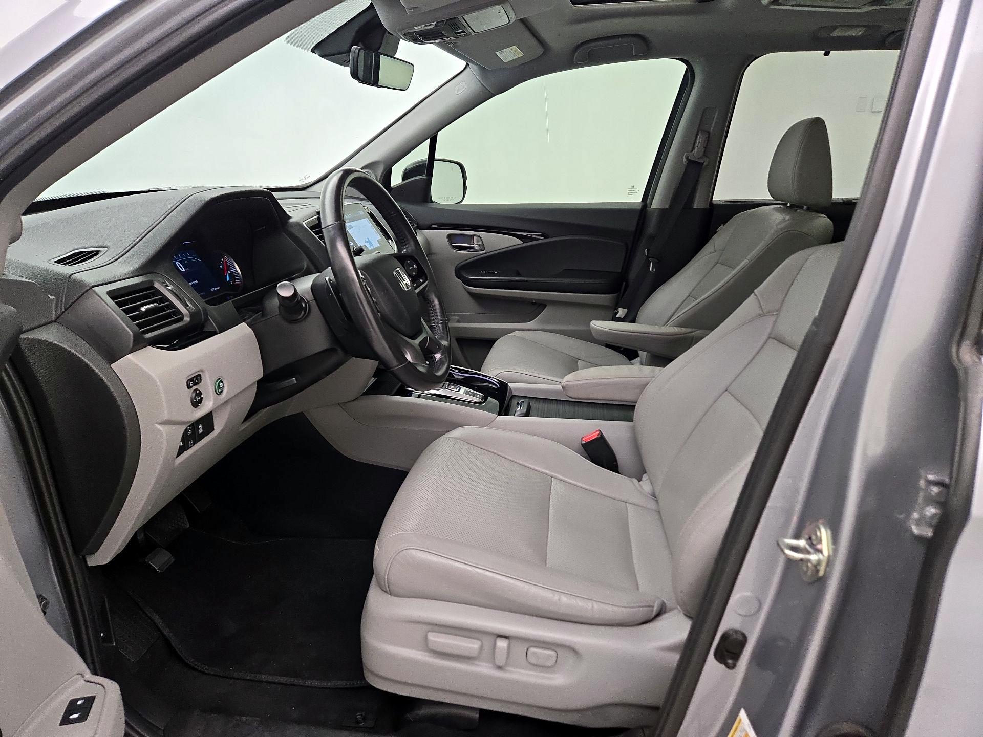 Thumbnail: 2019 Honda Pilot - 11