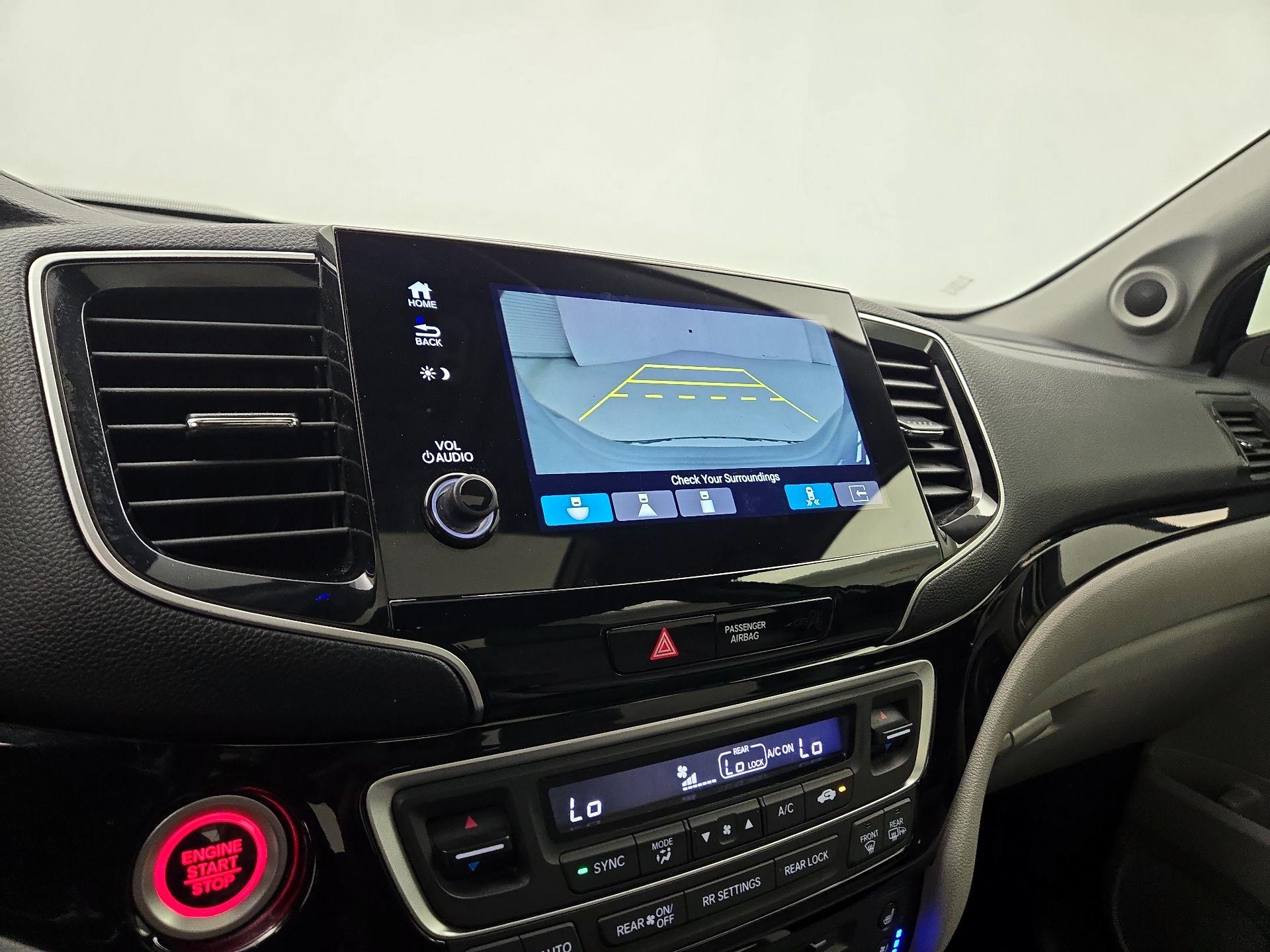 Thumbnail: 2019 Honda Pilot - 15