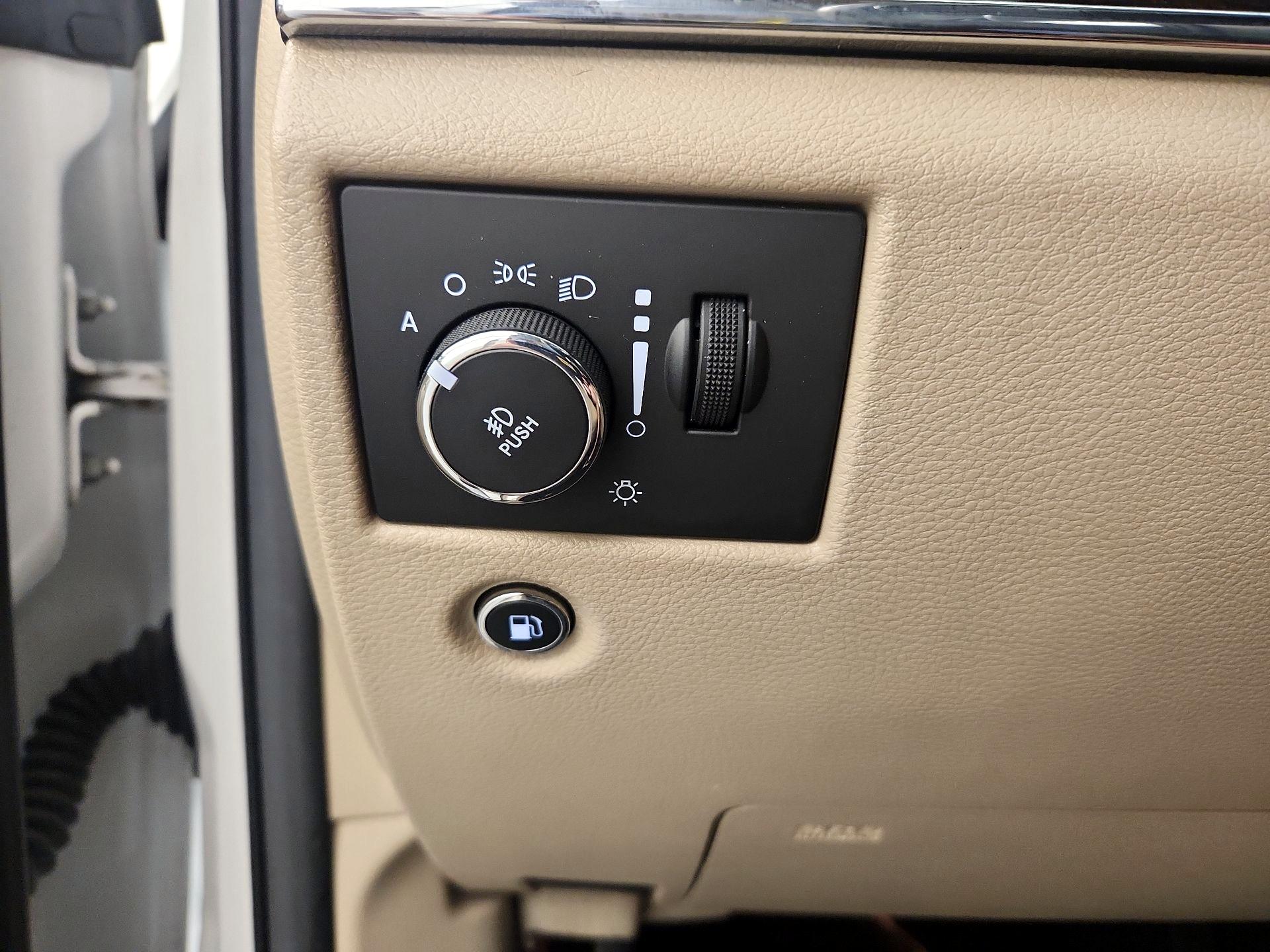 Thumbnail: 2014 Jeep Grand Cherokee - 13