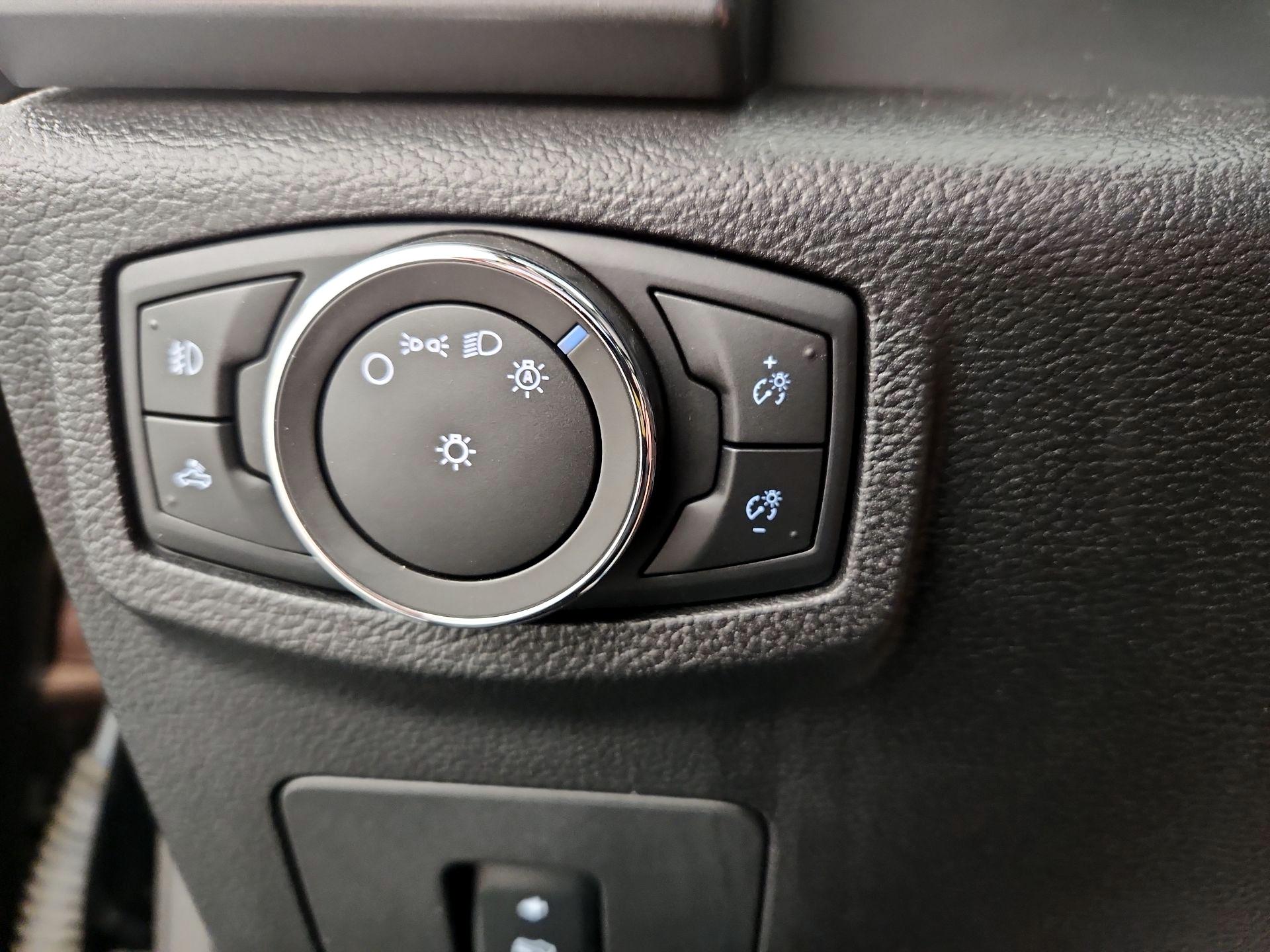 Thumbnail: 2016 Ford F-150 - 13