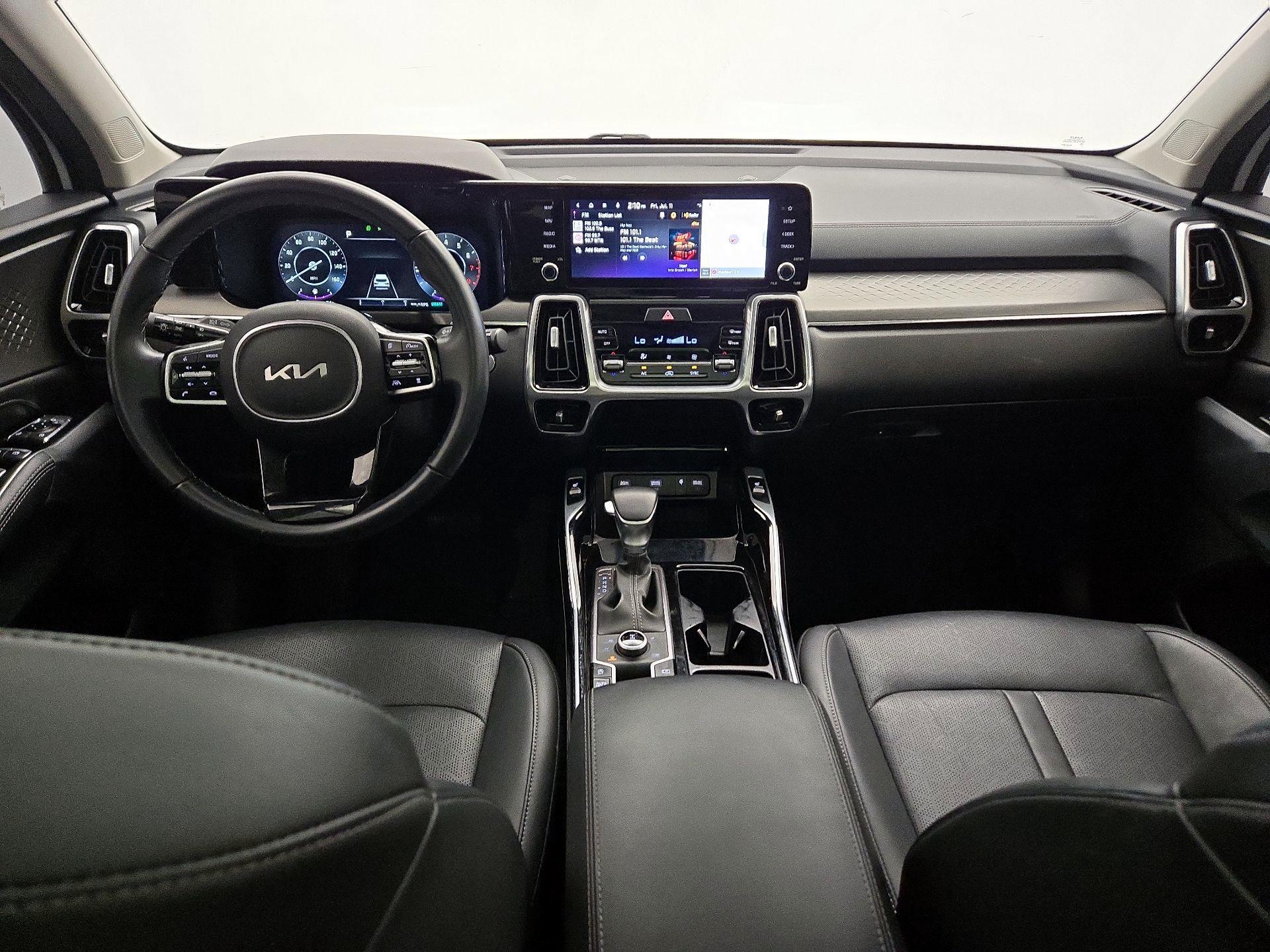 Thumbnail: 2023 Kia Sorento - 9