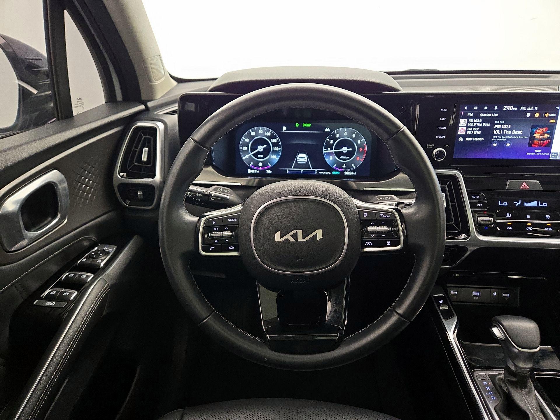 Thumbnail: 2023 Kia Sorento - 10