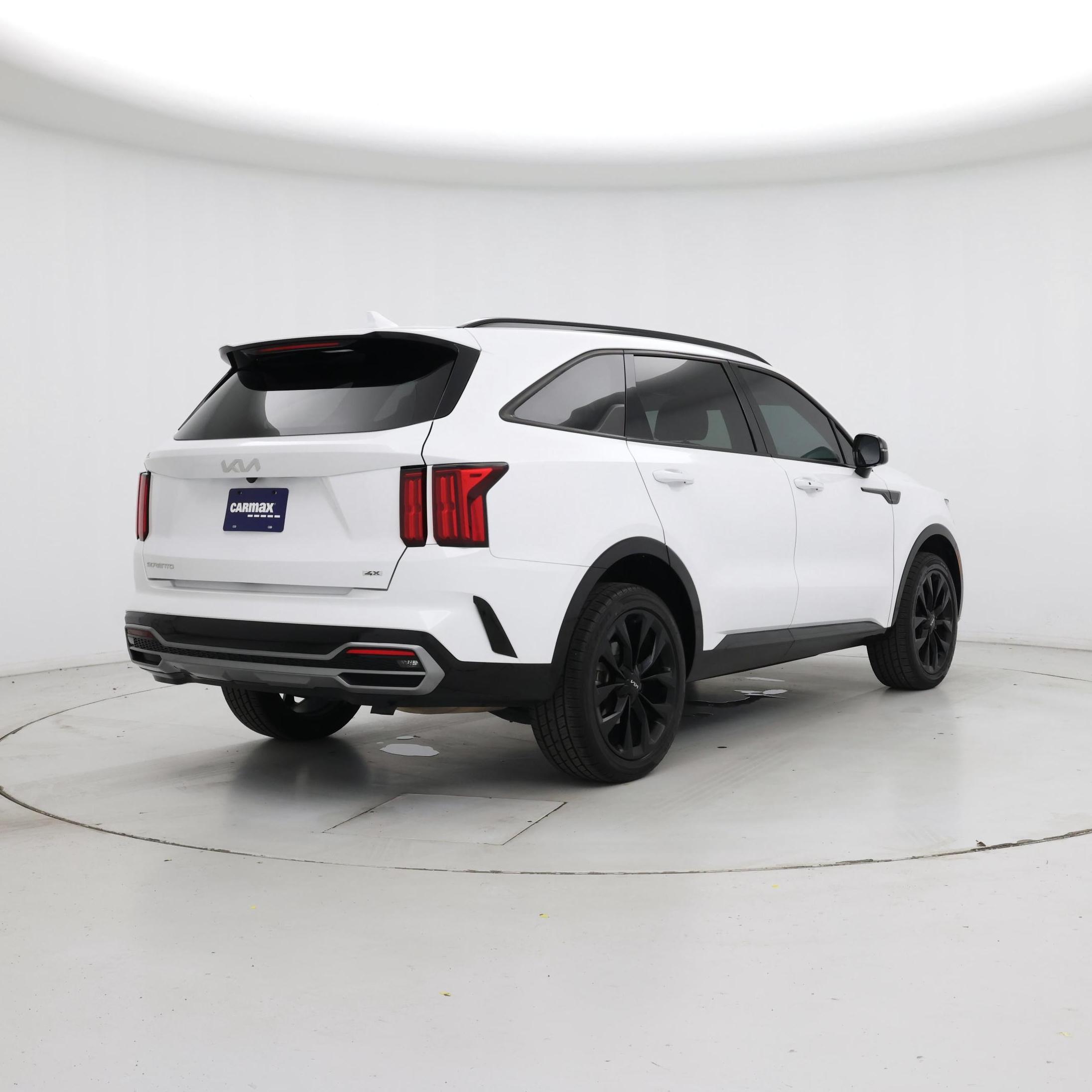 Thumbnail: 2023 Kia Sorento - 8