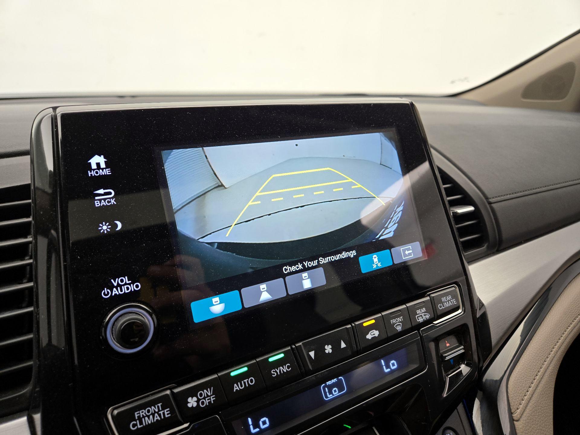 Thumbnail: 2018 Honda Odyssey - 15