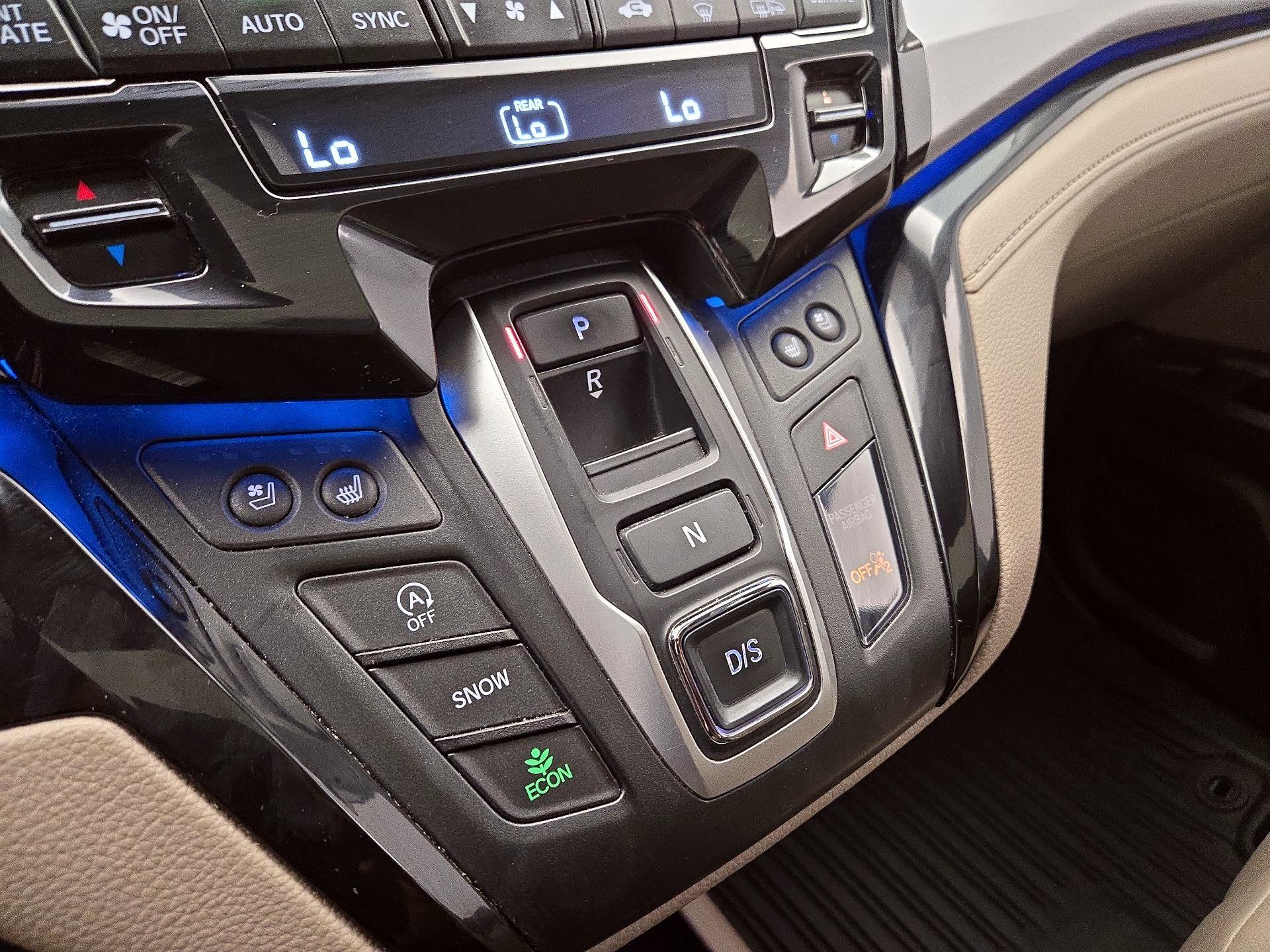 Thumbnail: 2018 Honda Odyssey - 18
