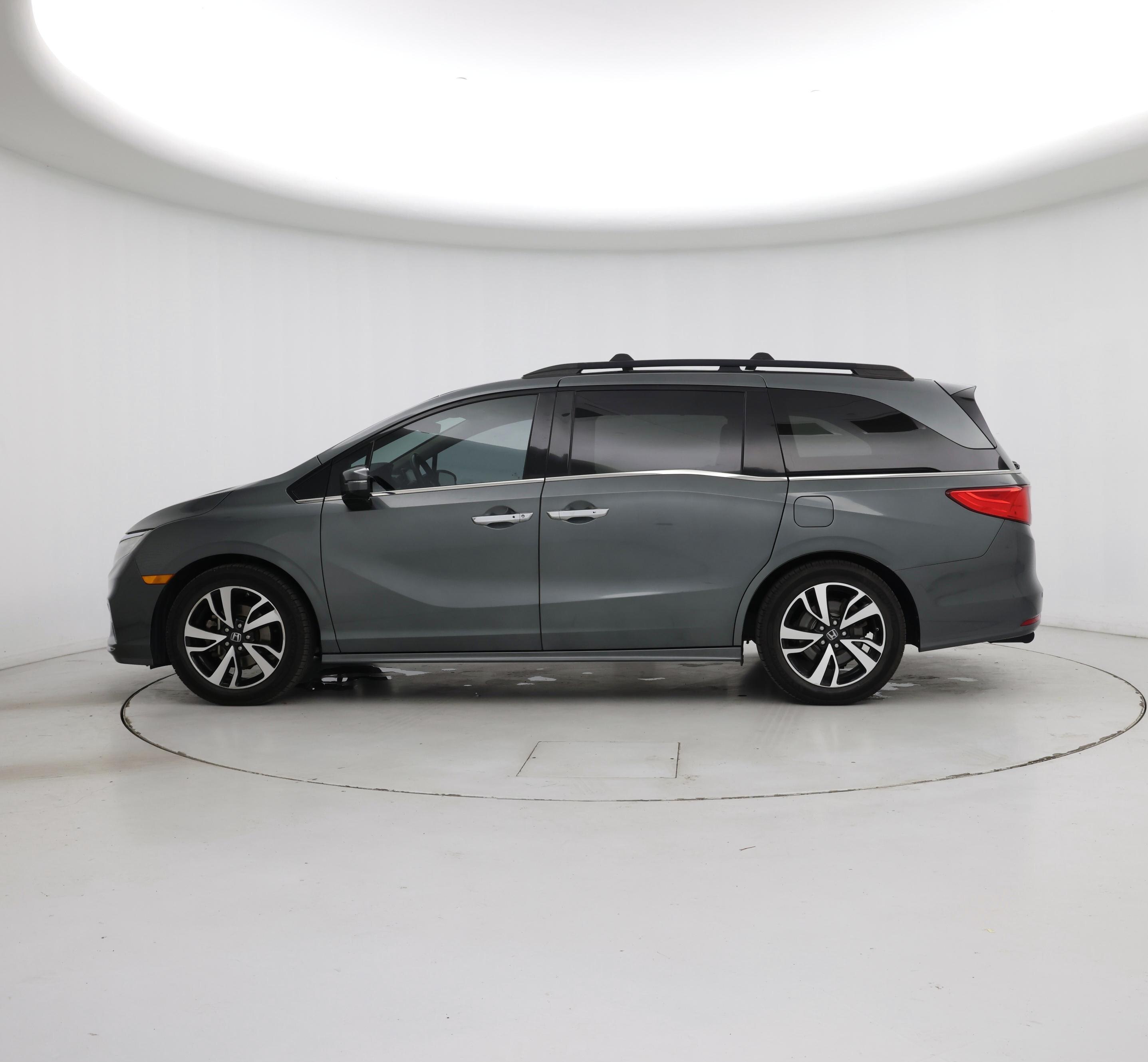 Thumbnail: 2018 Honda Odyssey - 3