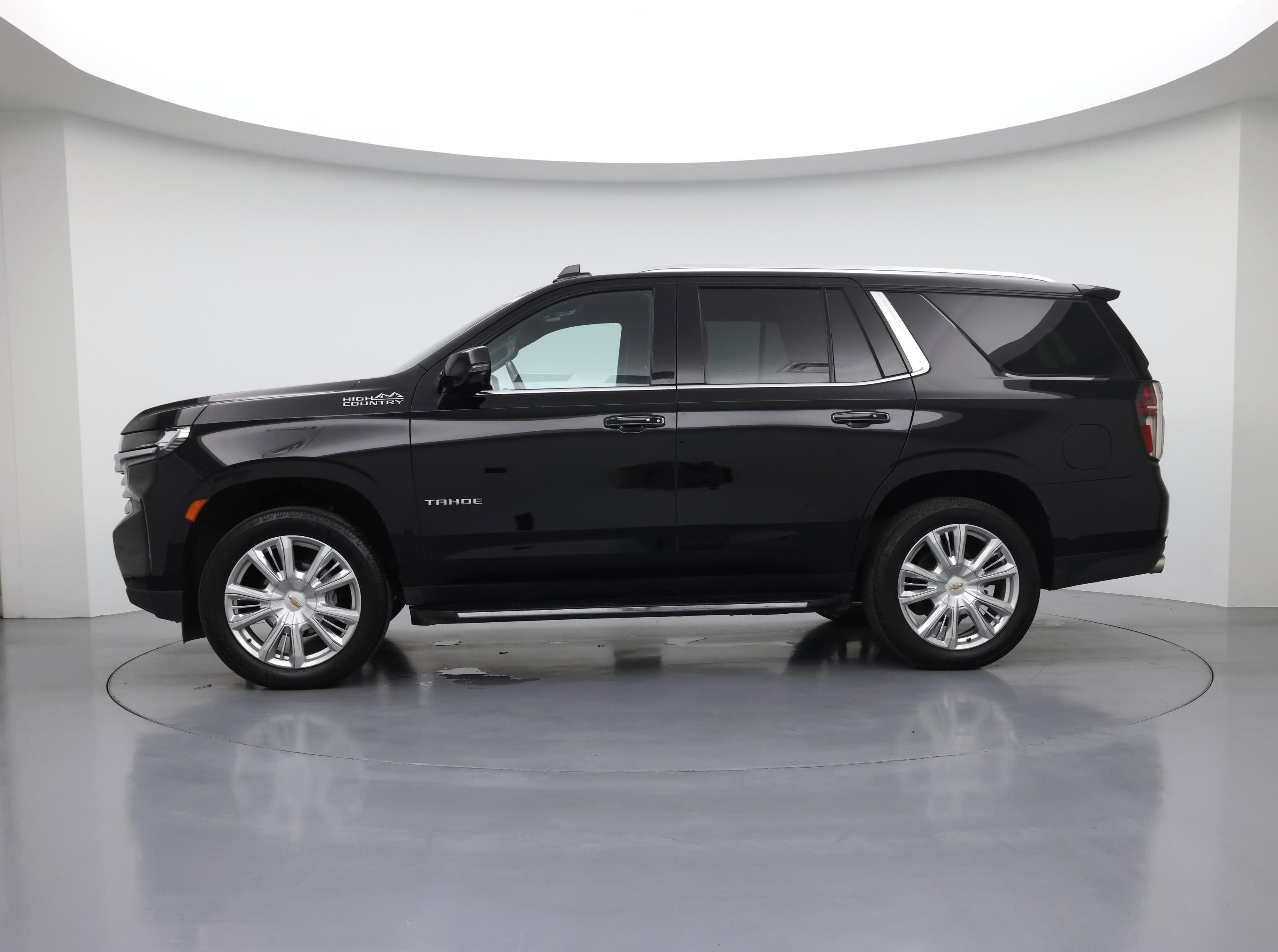 Thumbnail: 2021 Chevrolet Tahoe - 3