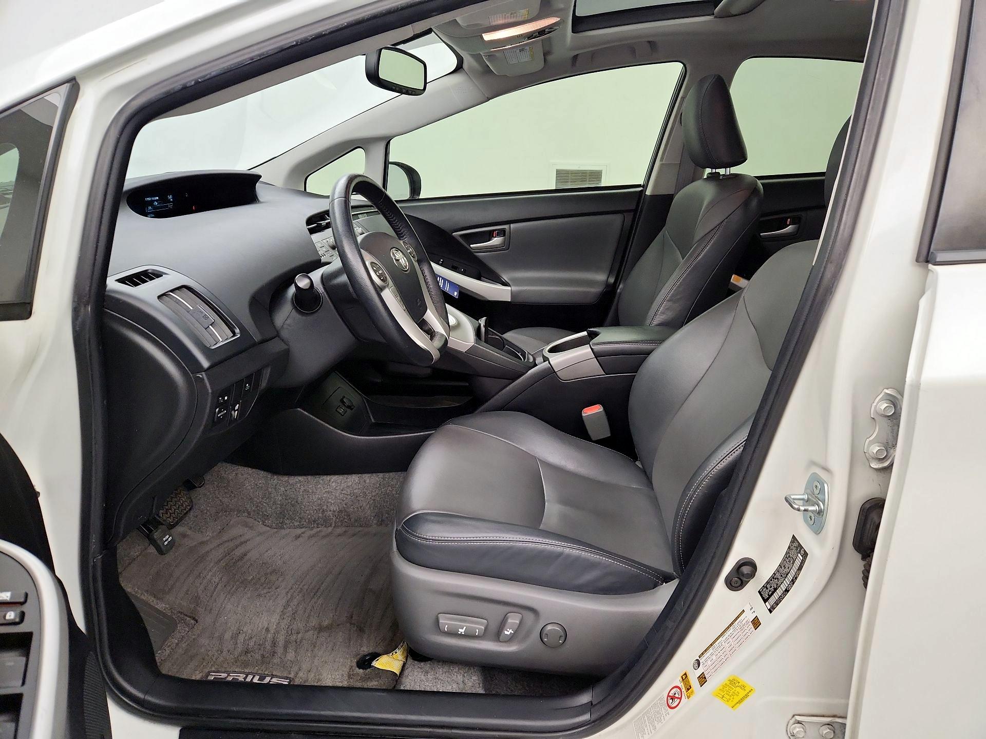 Thumbnail: 2015 Toyota Prius - 11