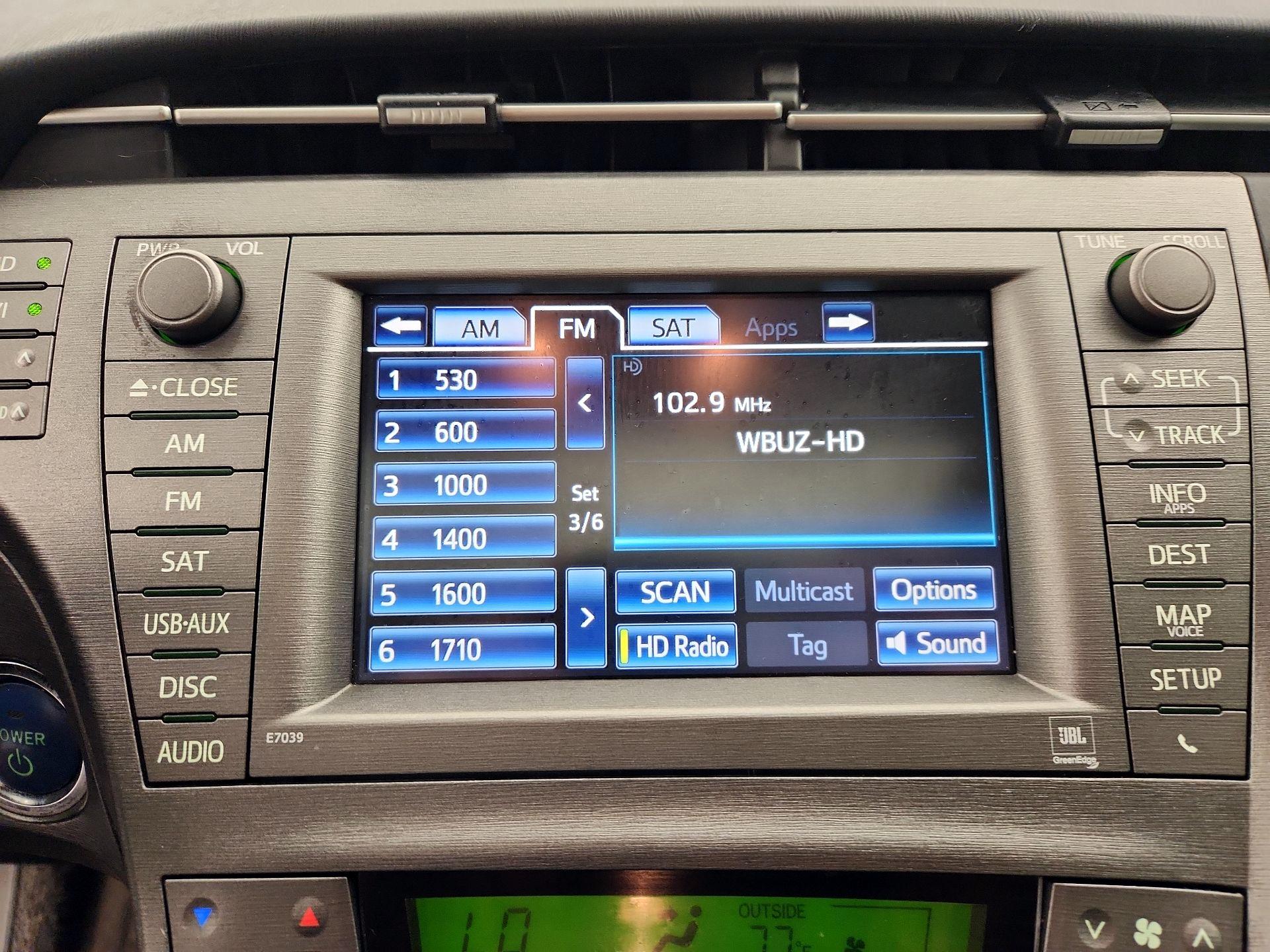 Thumbnail: 2015 Toyota Prius - 16