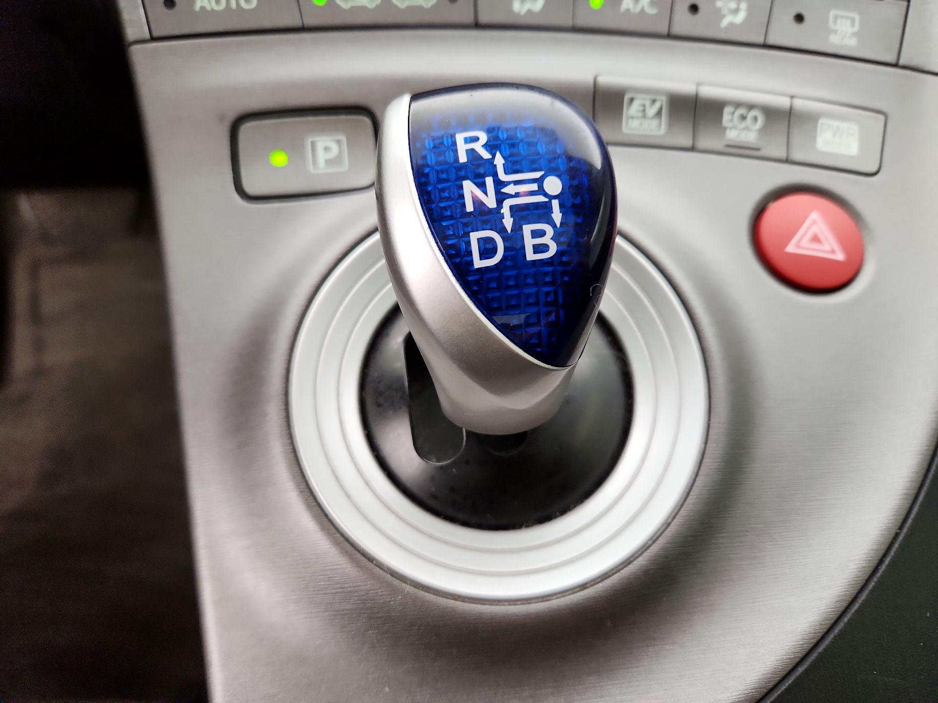 Thumbnail: 2015 Toyota Prius - 18